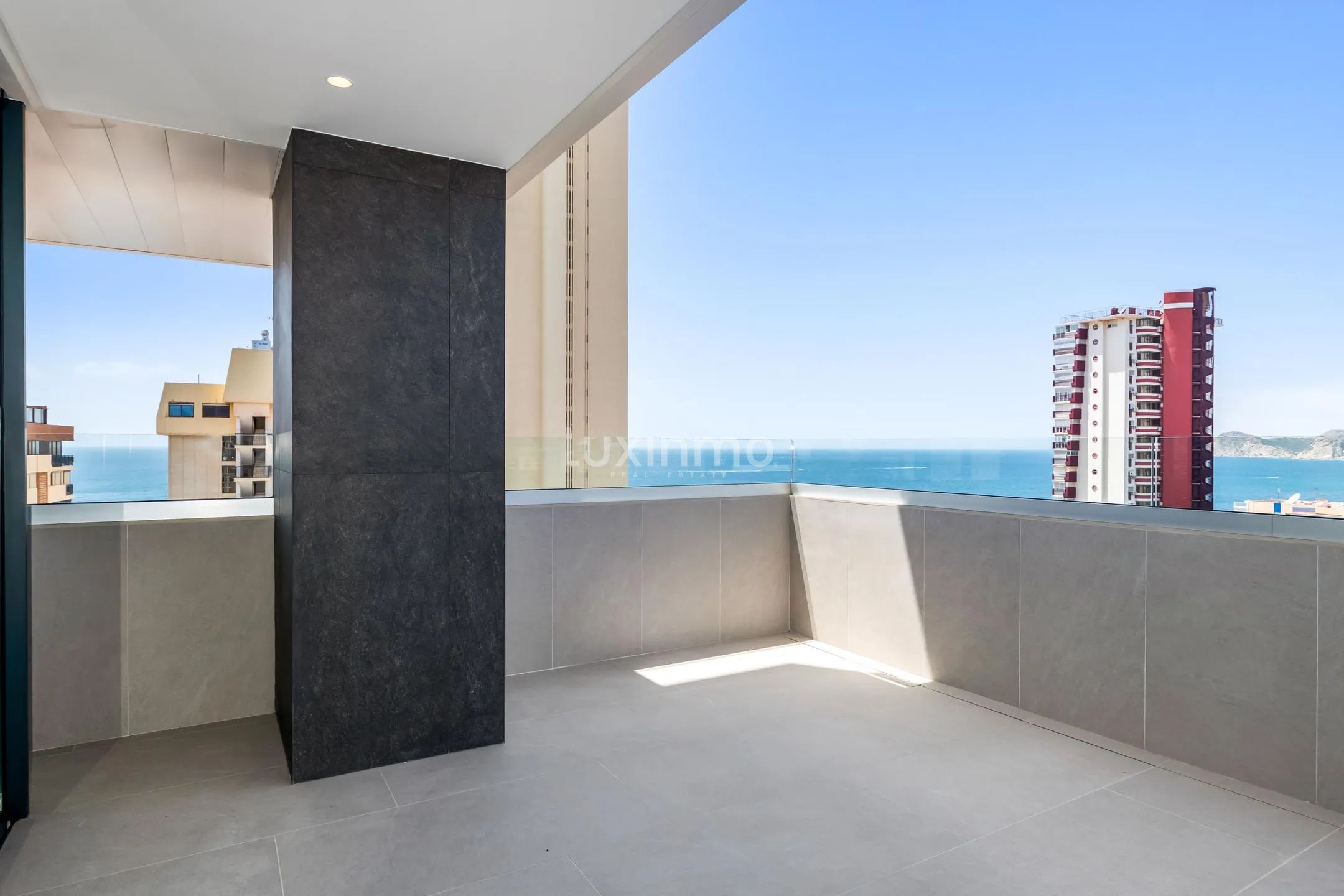 Modern Apartment in Levante Beach — photo 3