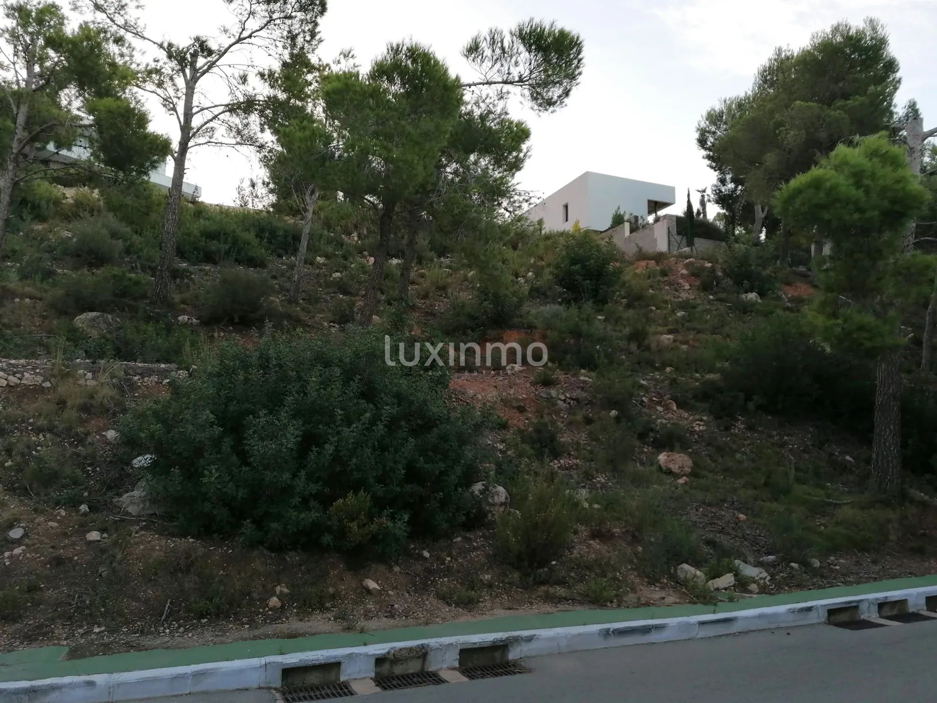 Byggbar tomt i Altea Hills med öppen utsikt