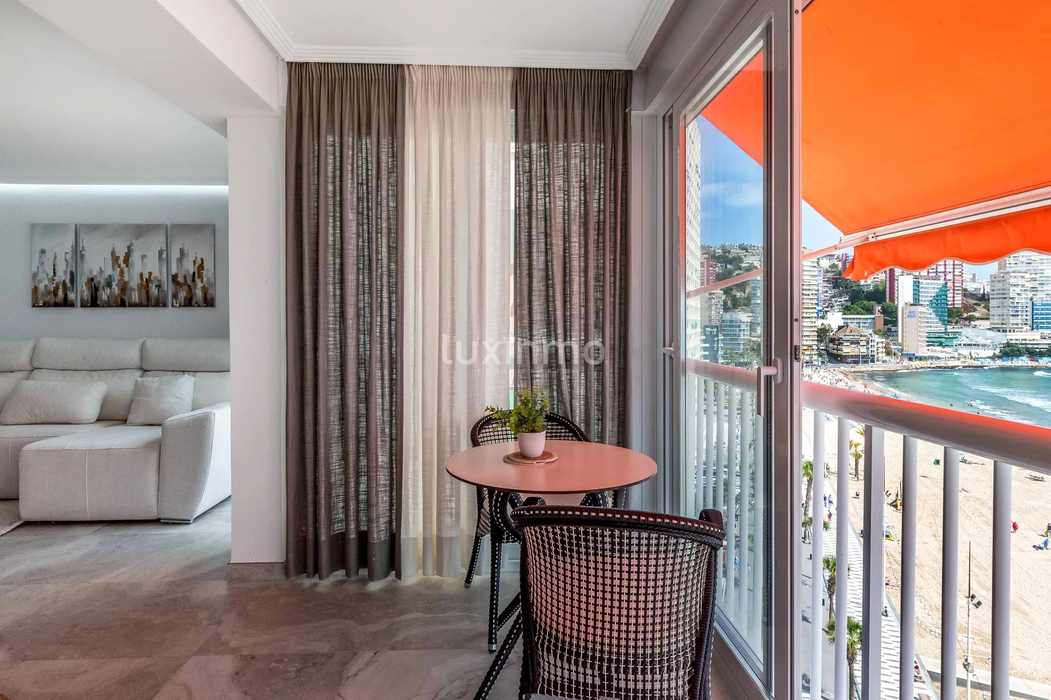 Impresionante apartamento reformado con vistas al mar en Playa Levante — photo 10