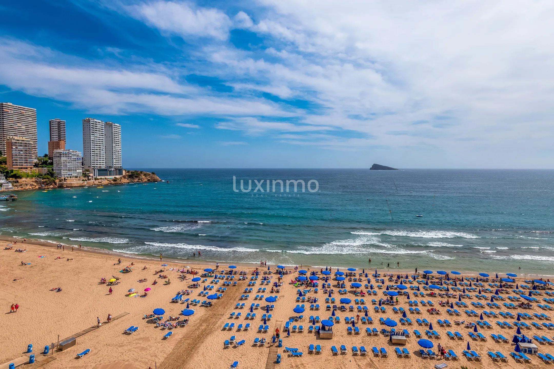 Impresionante apartamento reformado con vistas al mar en Playa Levante — photo 2