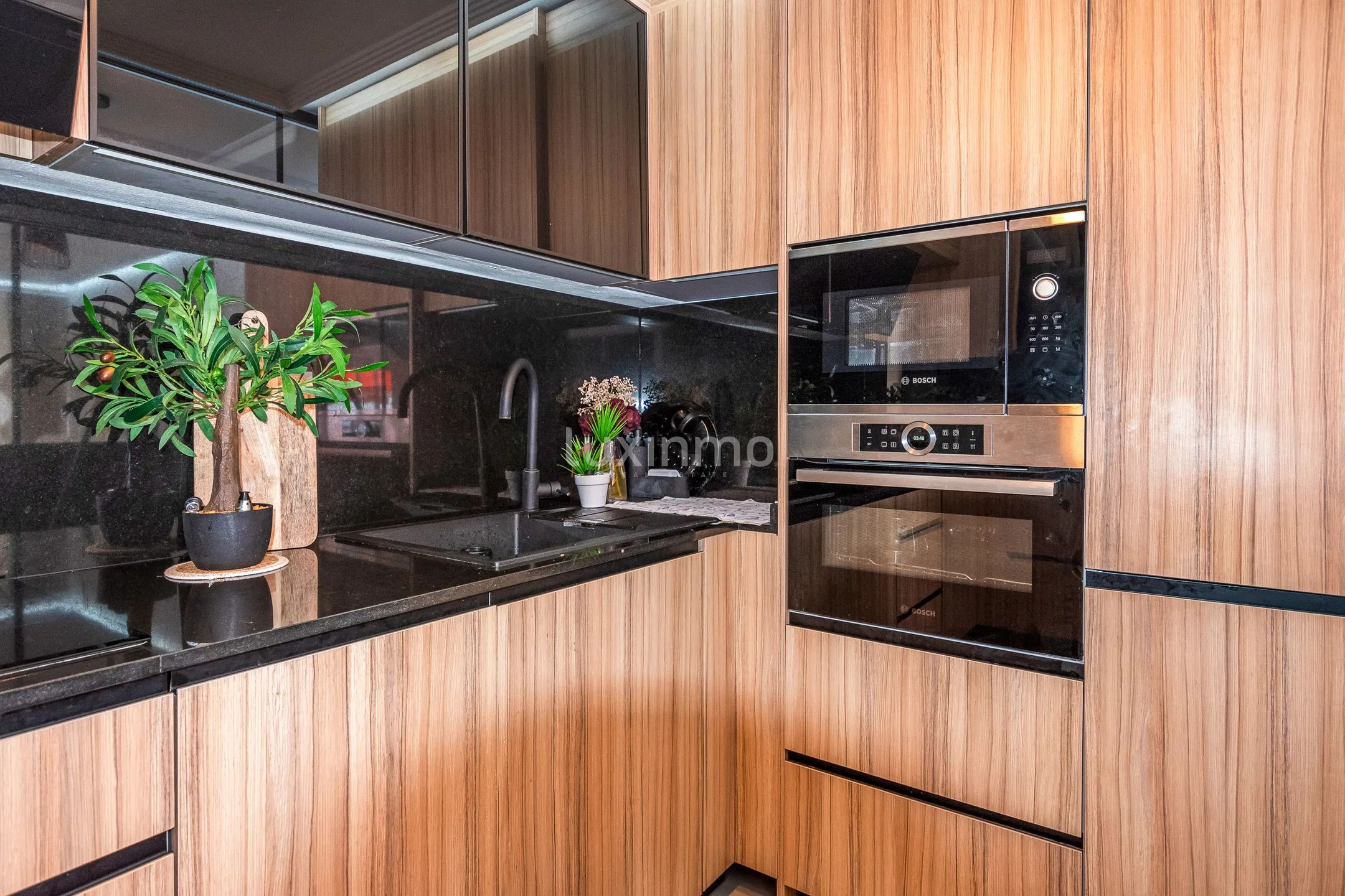 Impresionante apartamento reformado con vistas al mar en Playa Levante — photo 12
