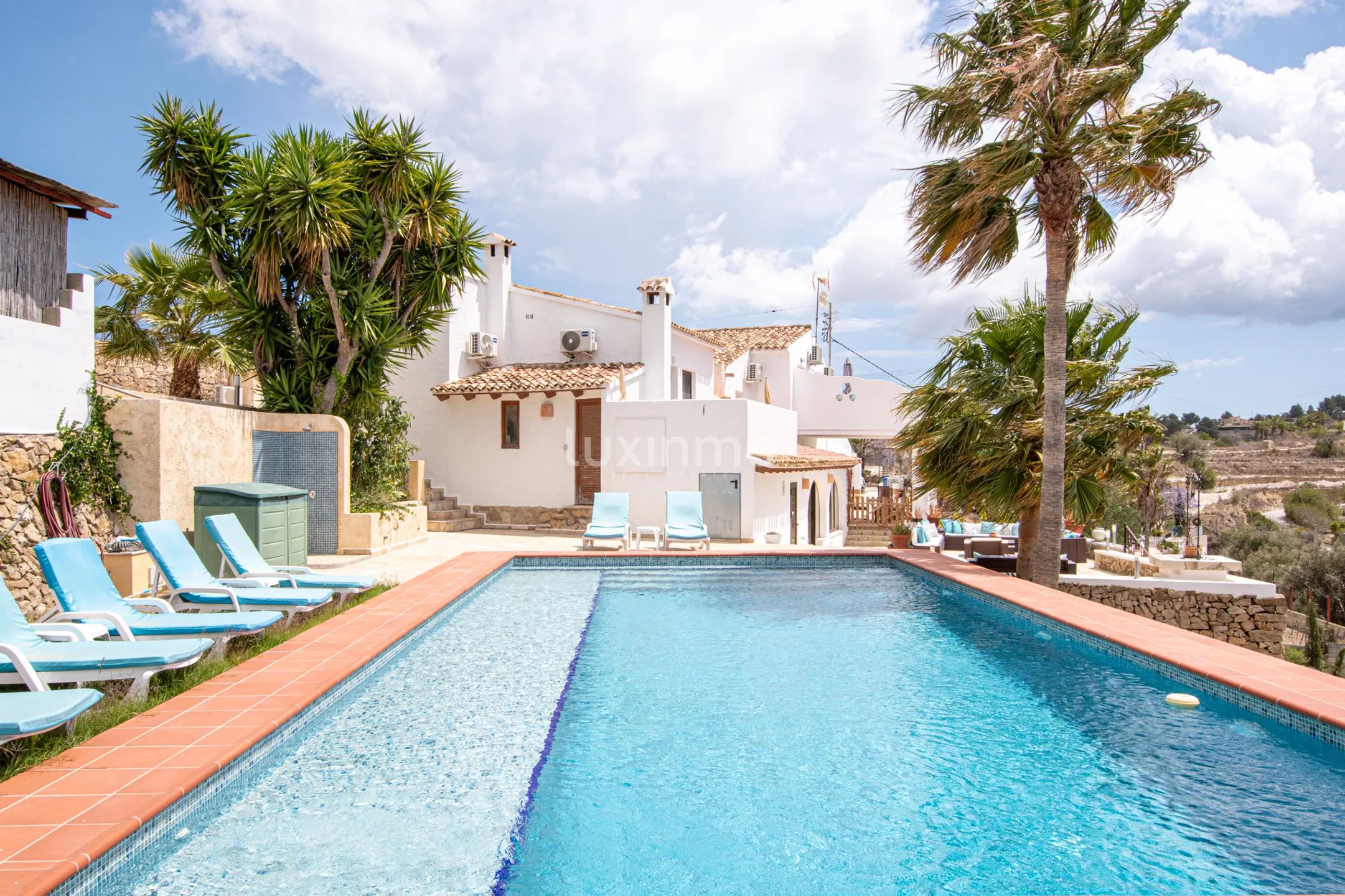 Rustic property with stunning views for sale in Pedramala