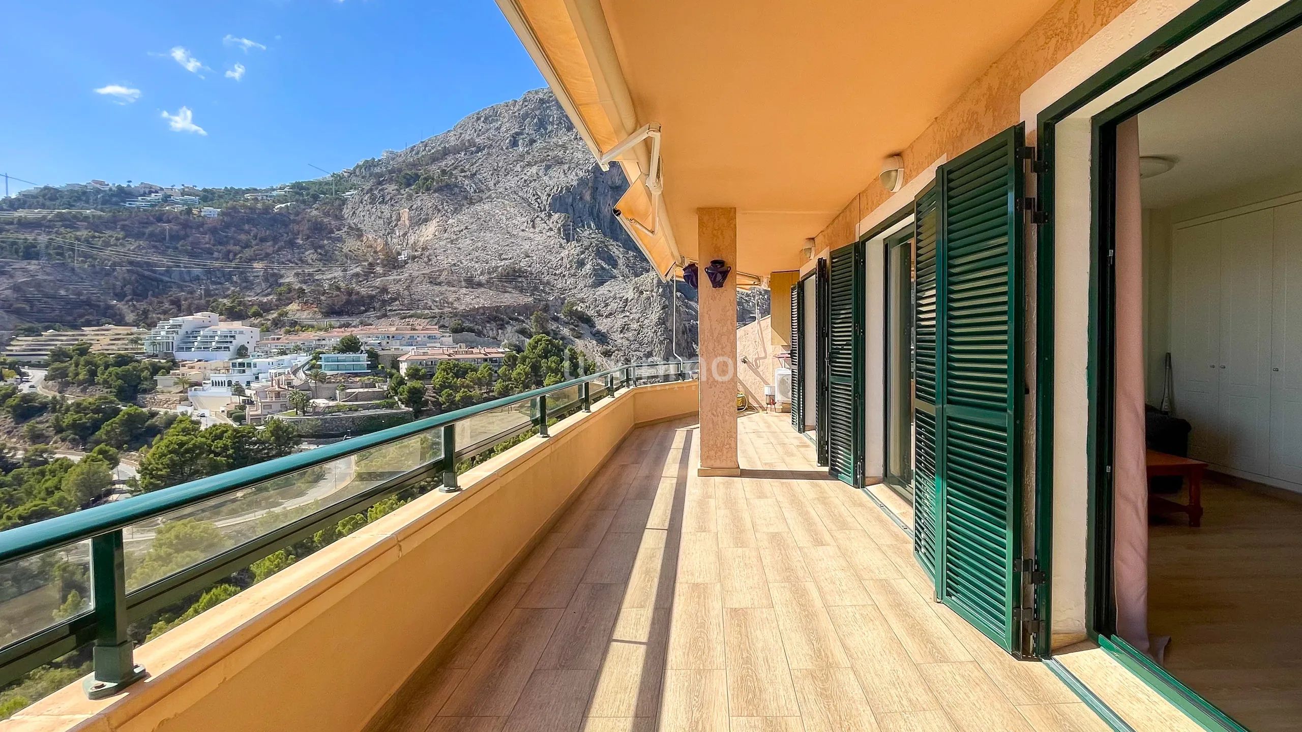 Stunning apartment with sea & mountain views in Mascarat Altea — photo 2