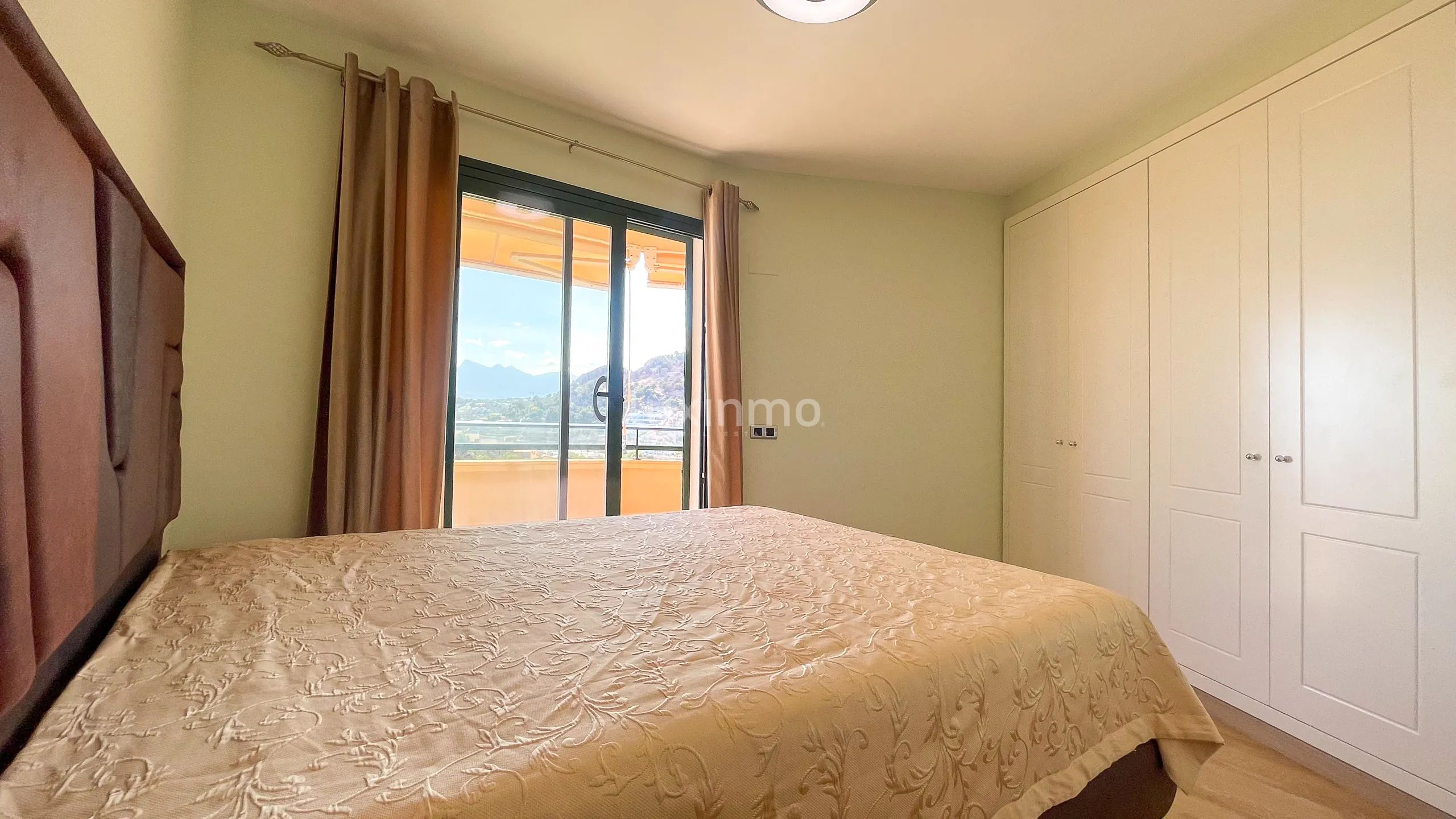Stunning apartment with sea & mountain views in Mascarat Altea — photo 21