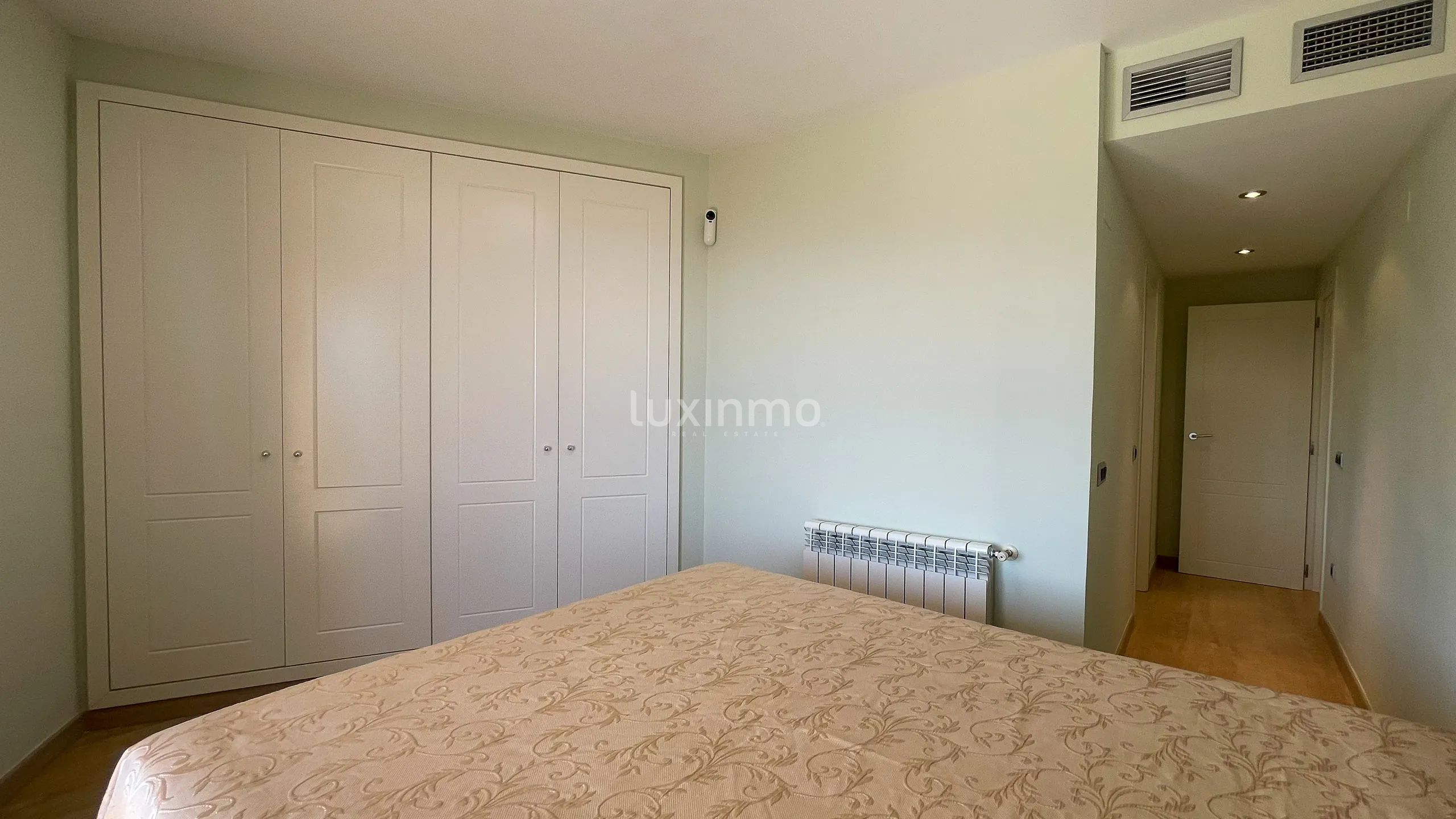 Потрясающие апартаменты с видом на море и горы в Маскарате Альтеа — photo 22