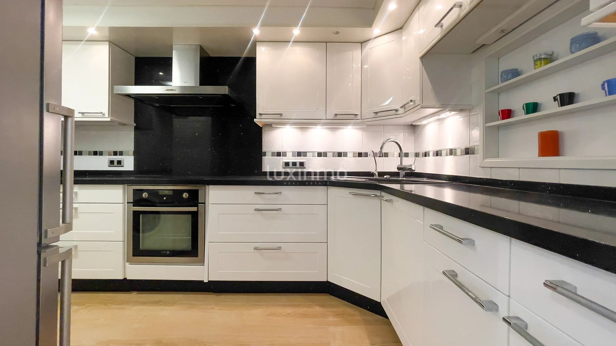 Потрясающие апартаменты с видом на море и горы в Маскарате Альтеа — photo 15