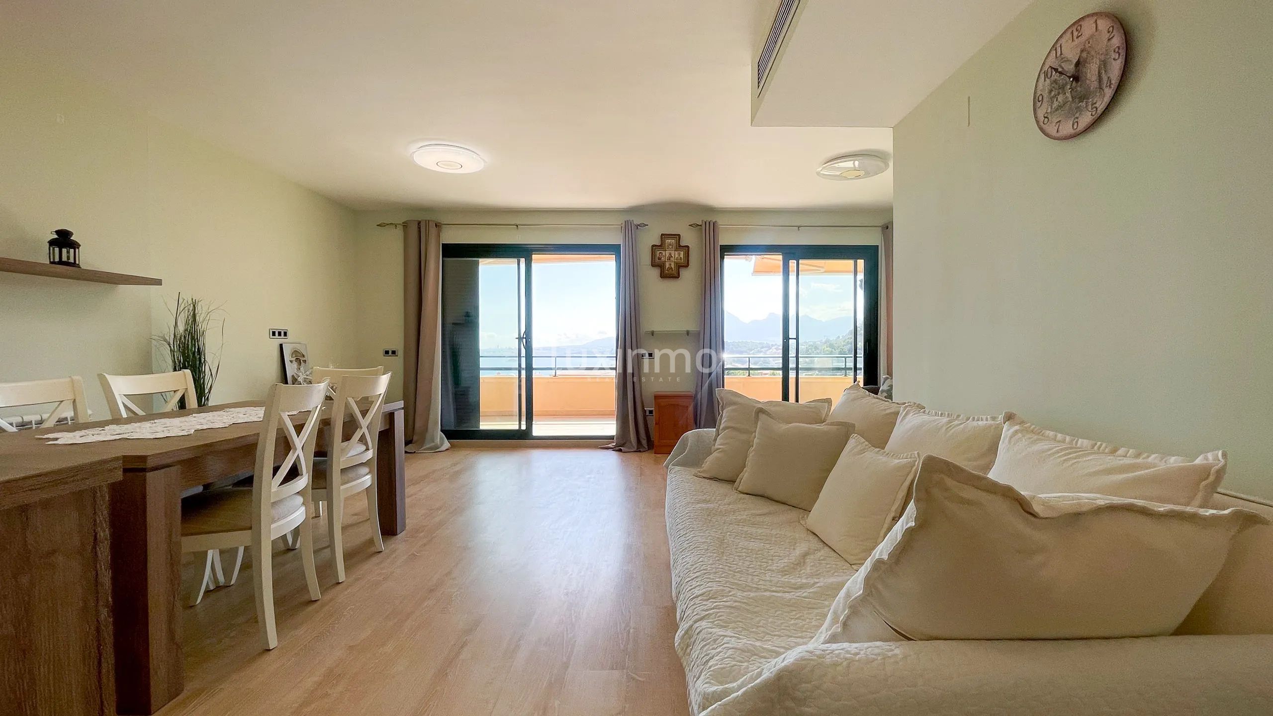 Stunning apartment with sea & mountain views in Mascarat Altea — photo 5