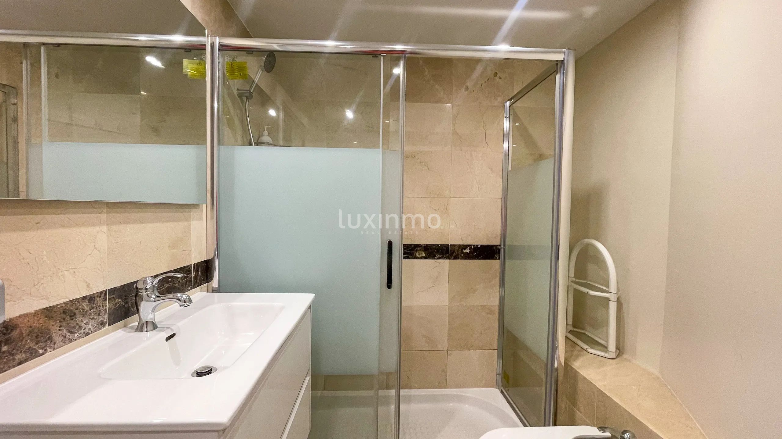 Stunning apartment with sea & mountain views in Mascarat Altea — photo 28