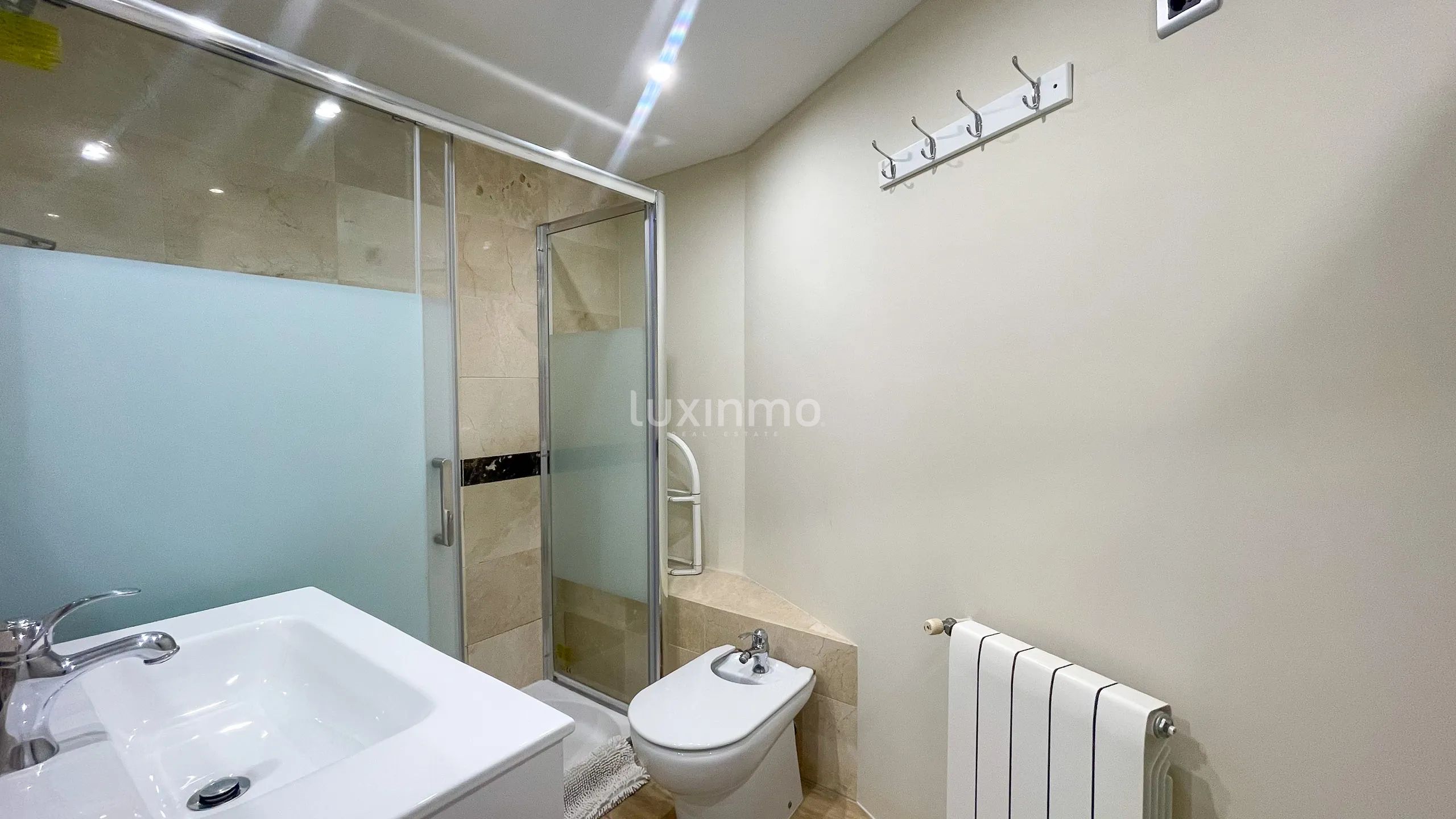 Stunning apartment with sea & mountain views in Mascarat Altea — photo 24