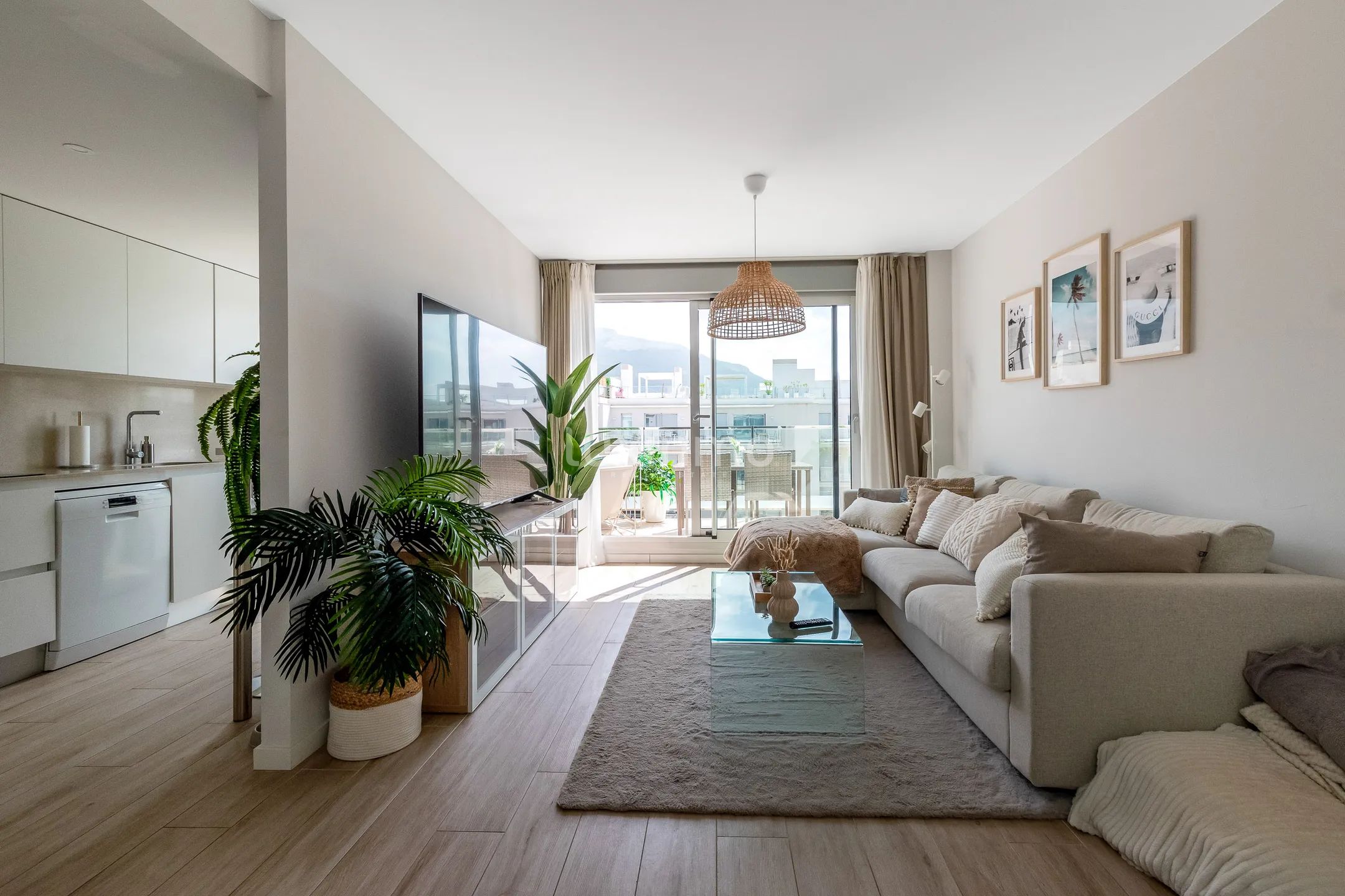 Stunning modern apartment with sea views in Dénia — photo 3