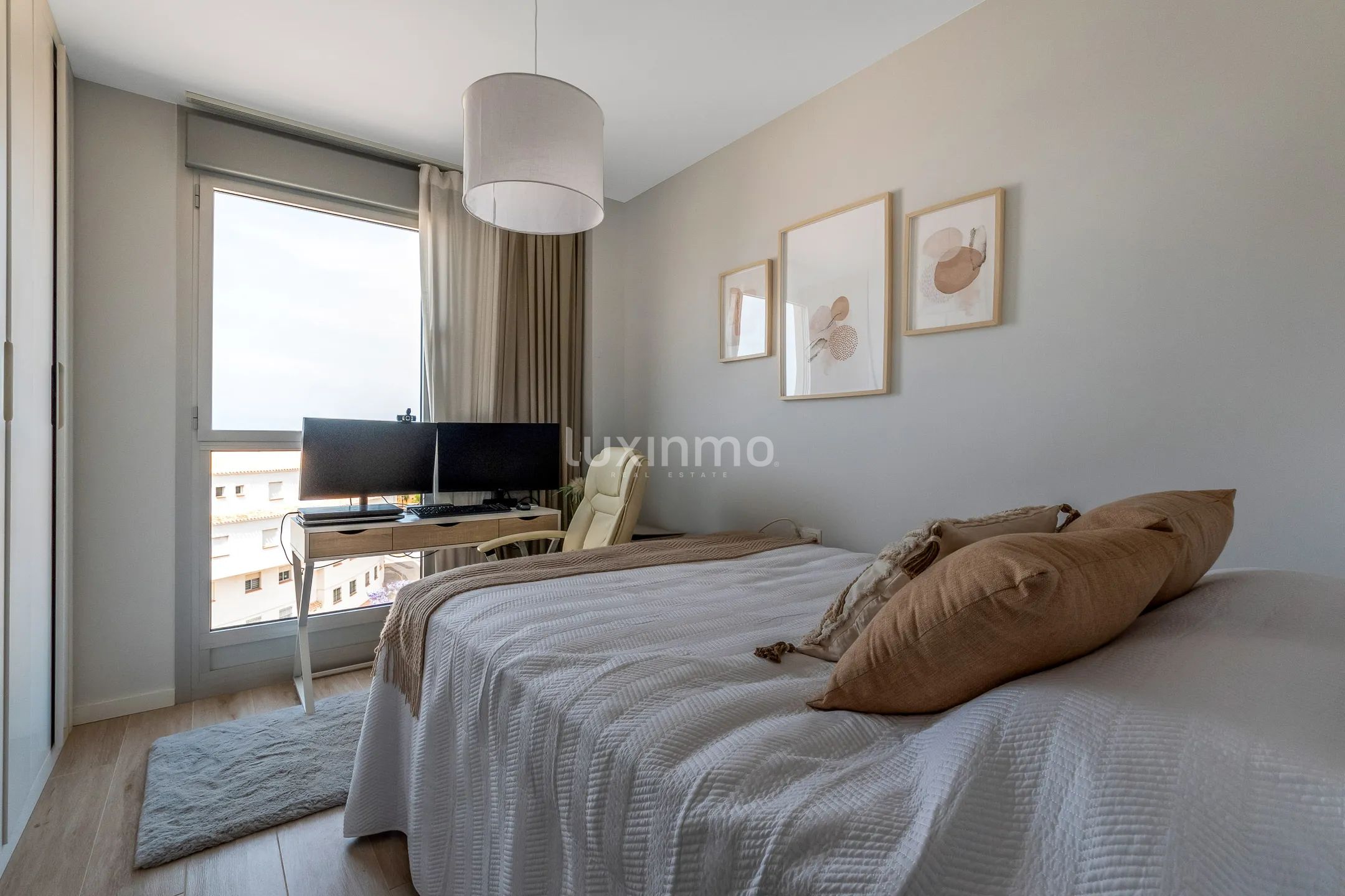 Stunning modern apartment with sea views in Dénia — photo 12