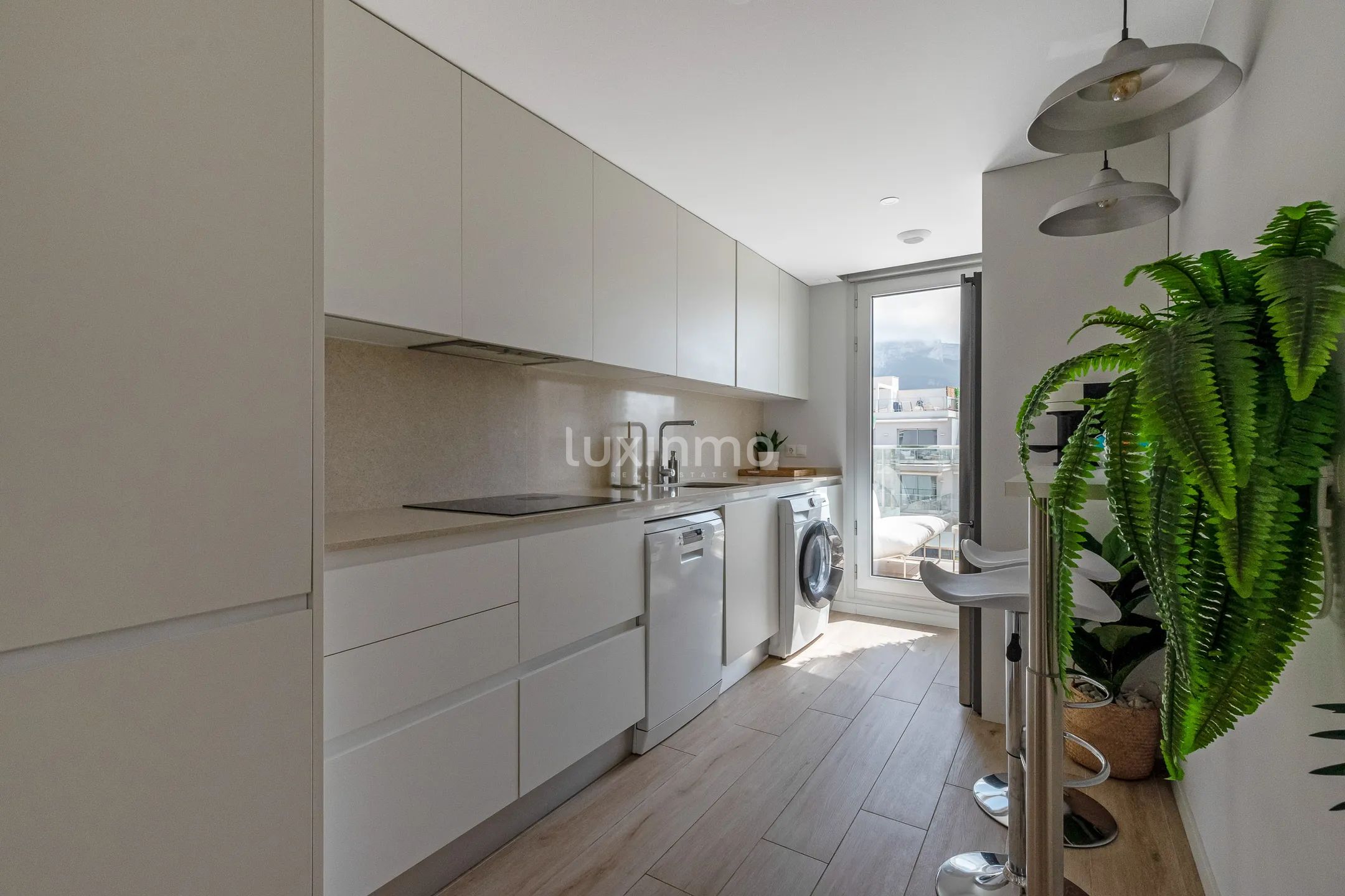 Stunning modern apartment with sea views in Dénia — photo 7