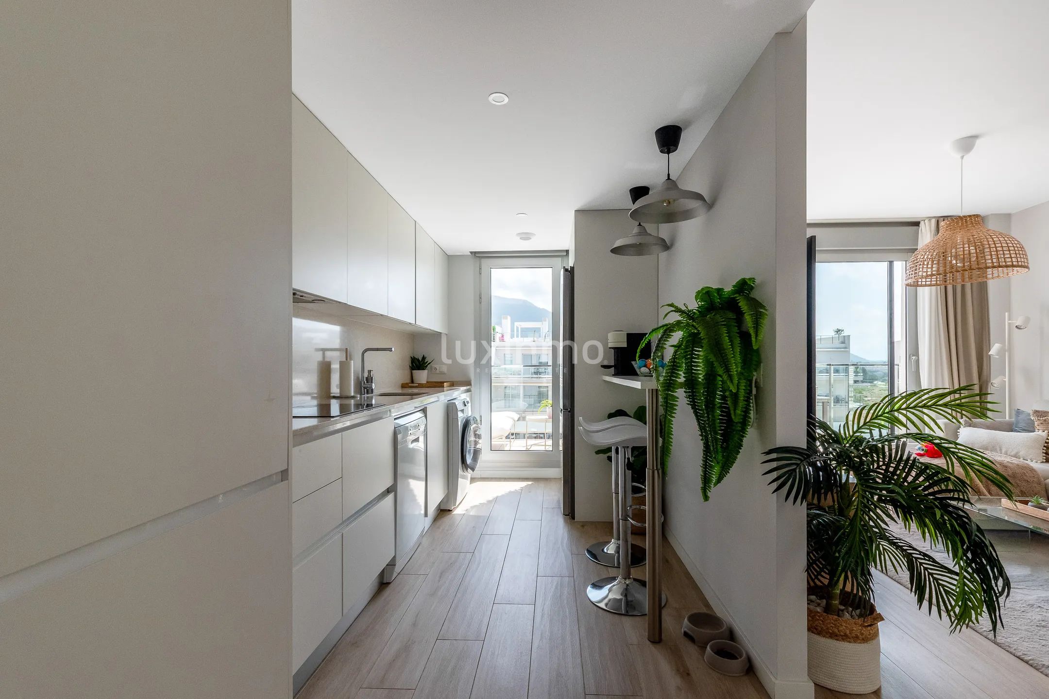 Stunning modern apartment with sea views in Dénia — photo 6