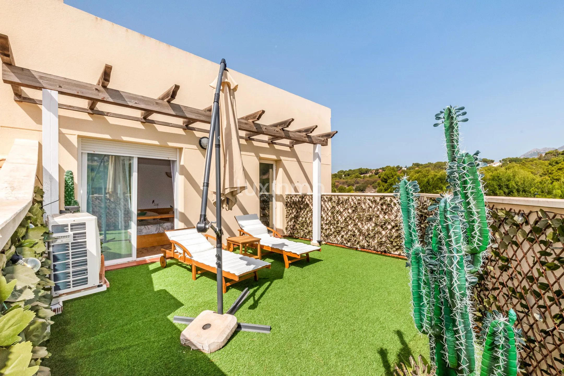 Gemütliches Doppelhaus zur Miete in Altea — photo 21