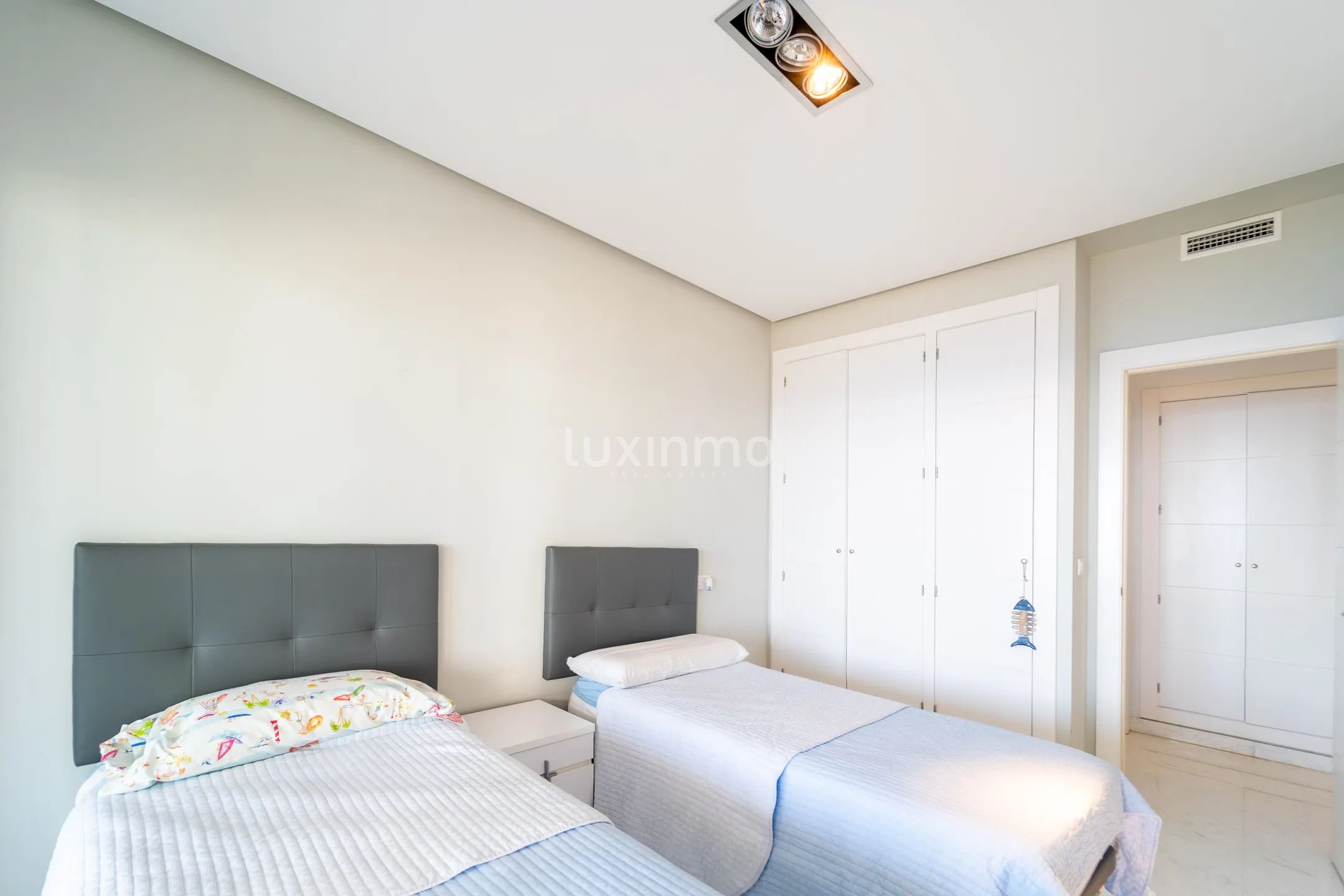 Luxe appartement met uitzicht op zee in Altea Hills — photo 34