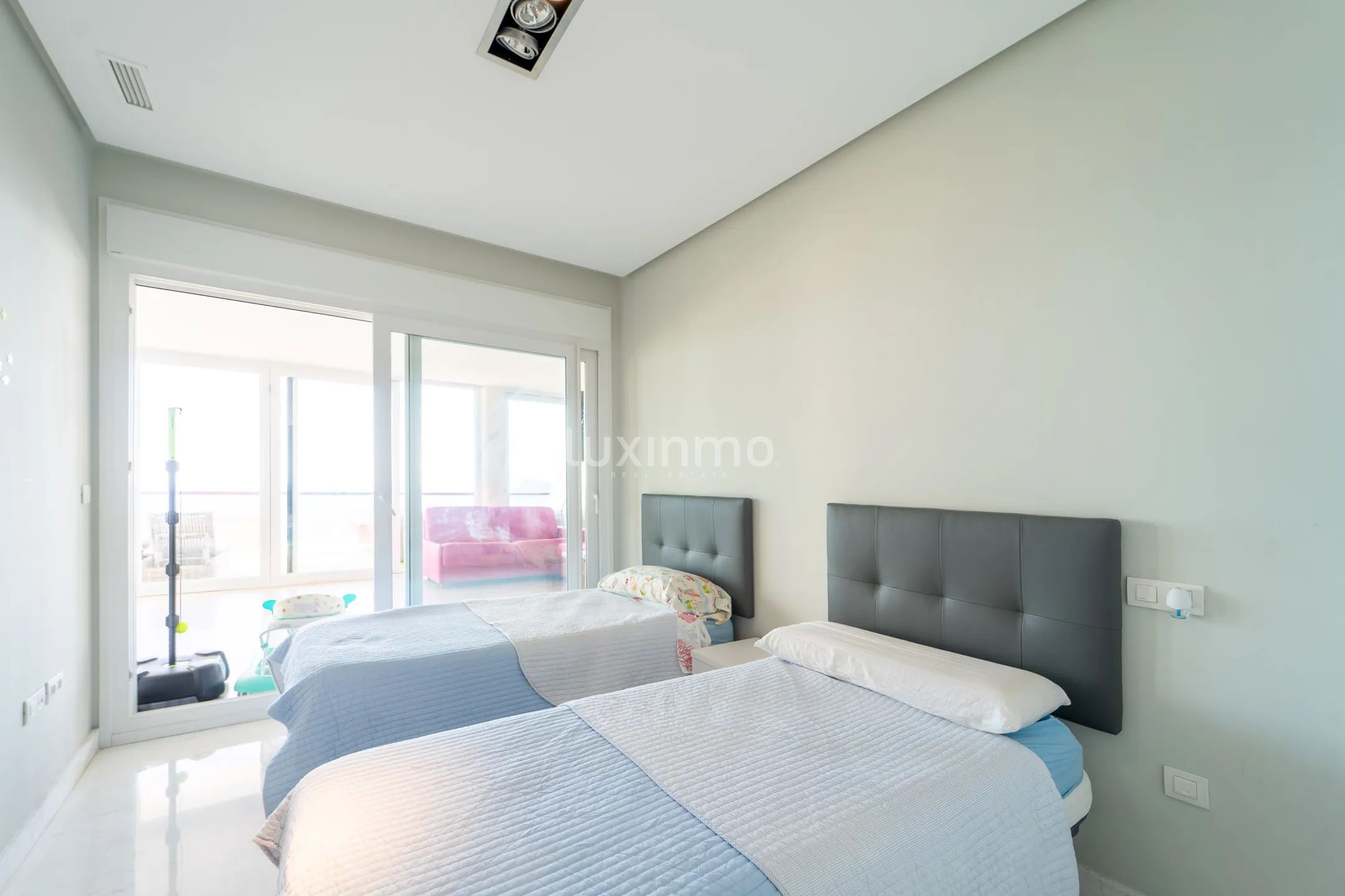 Luxe appartement met uitzicht op zee in Altea Hills — photo 33