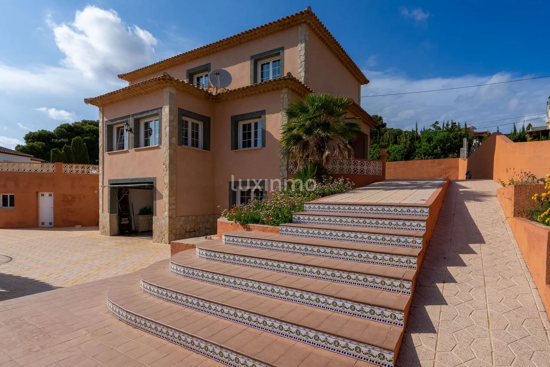 Mediterranean style 5-bedroom villa with views in Calpe, Cometa-Carrió