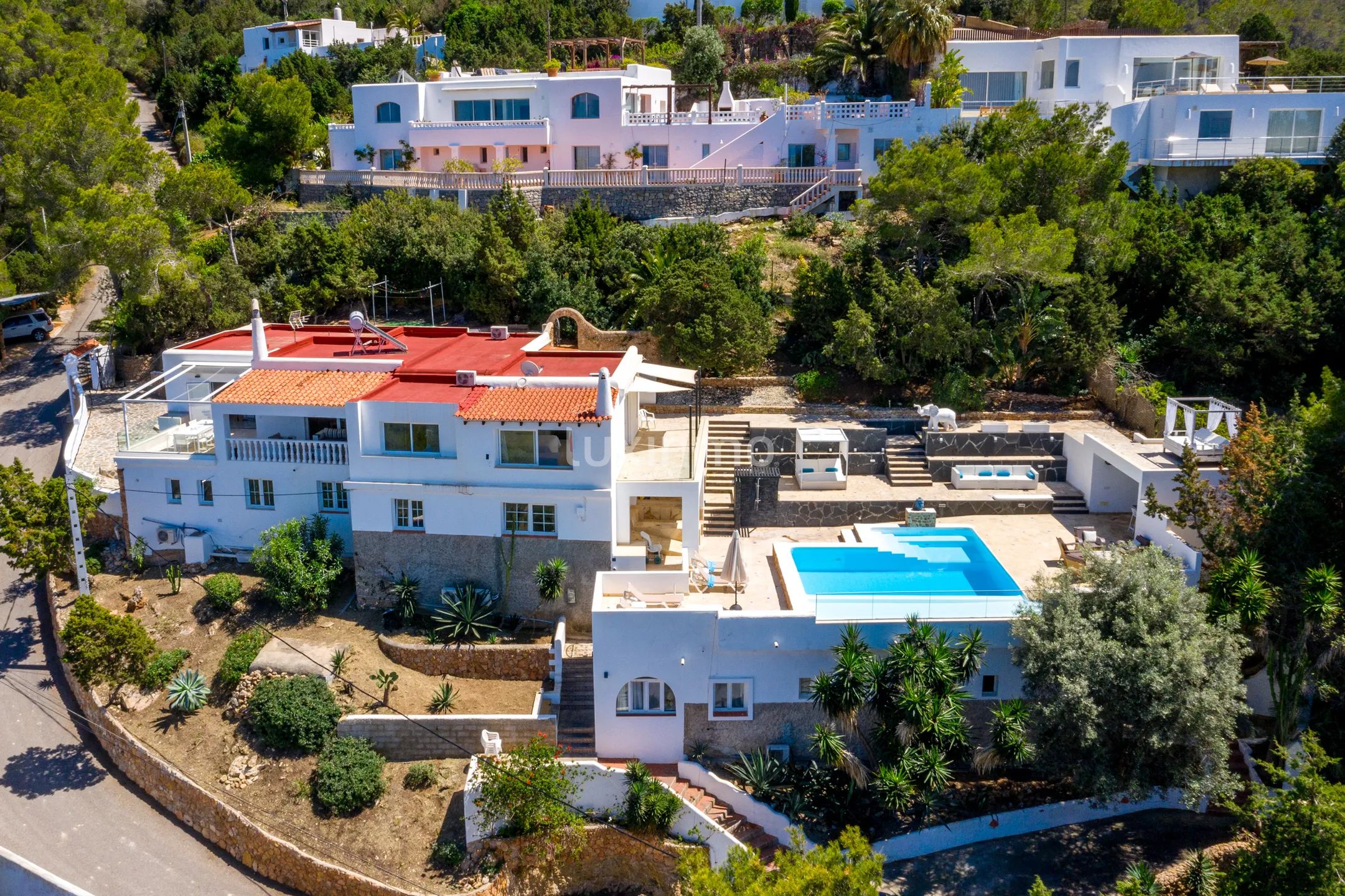 Stunning 8-bedroom mediterranean villa with sea view — photo 13