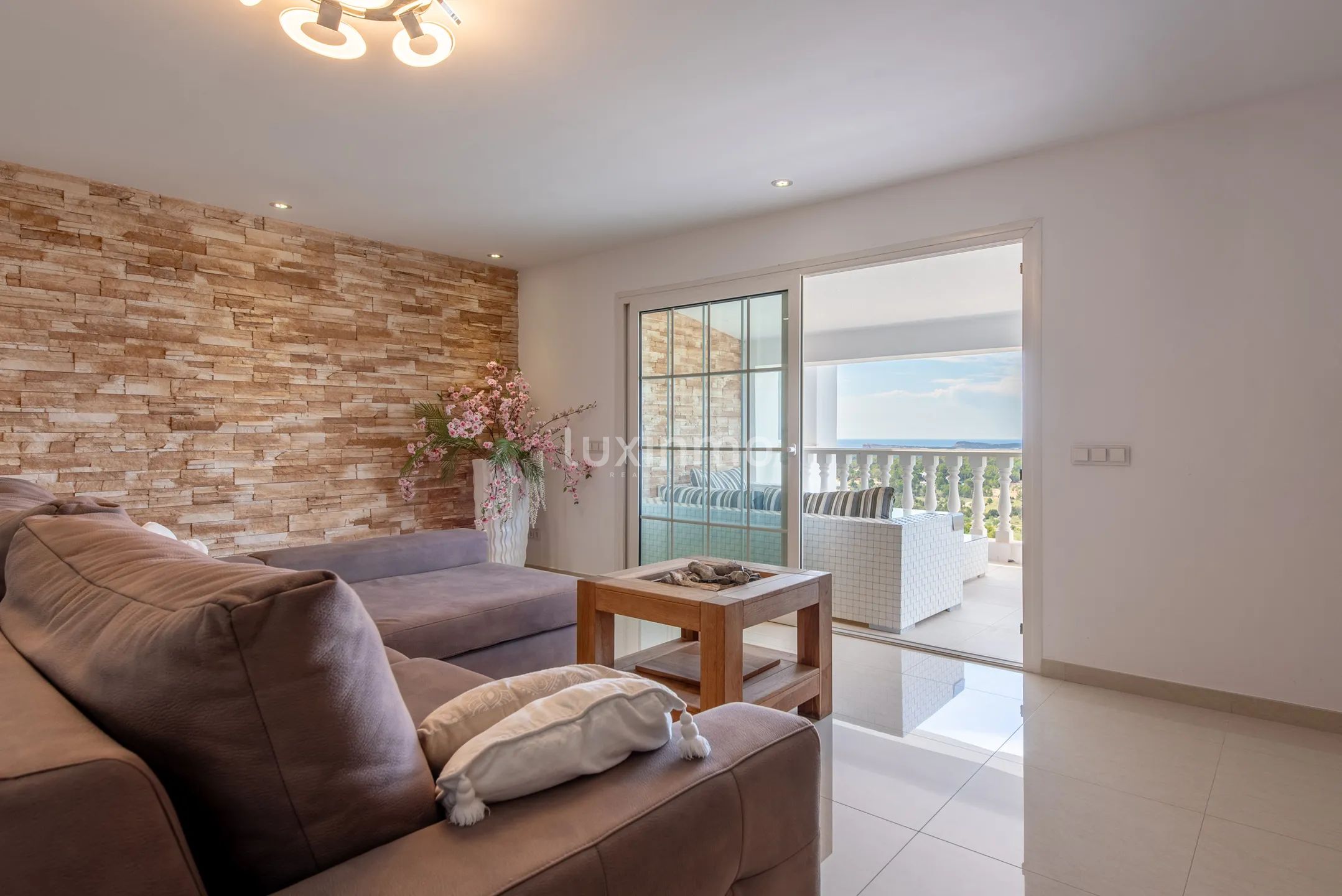 Stunning 8-bedroom mediterranean villa with sea view — photo 25