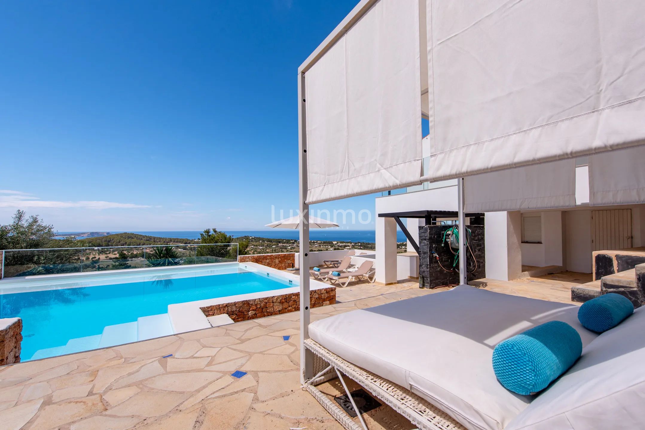 Stunning 8-bedroom mediterranean villa with sea view — photo 5