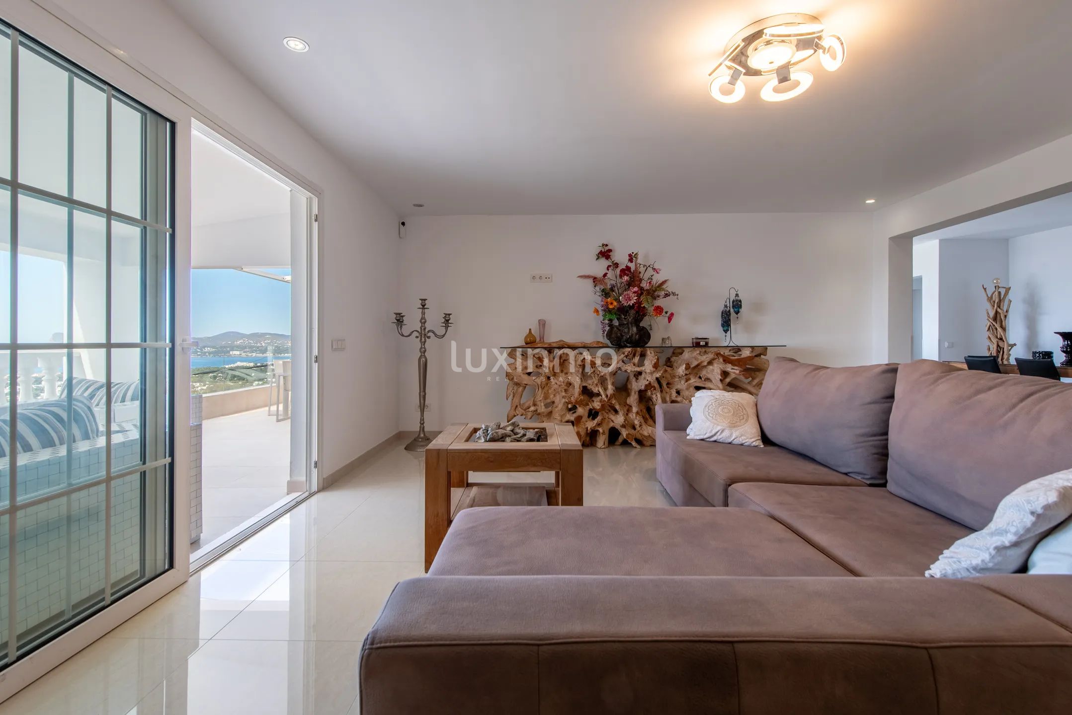 Stunning 8-bedroom mediterranean villa with sea view — photo 20