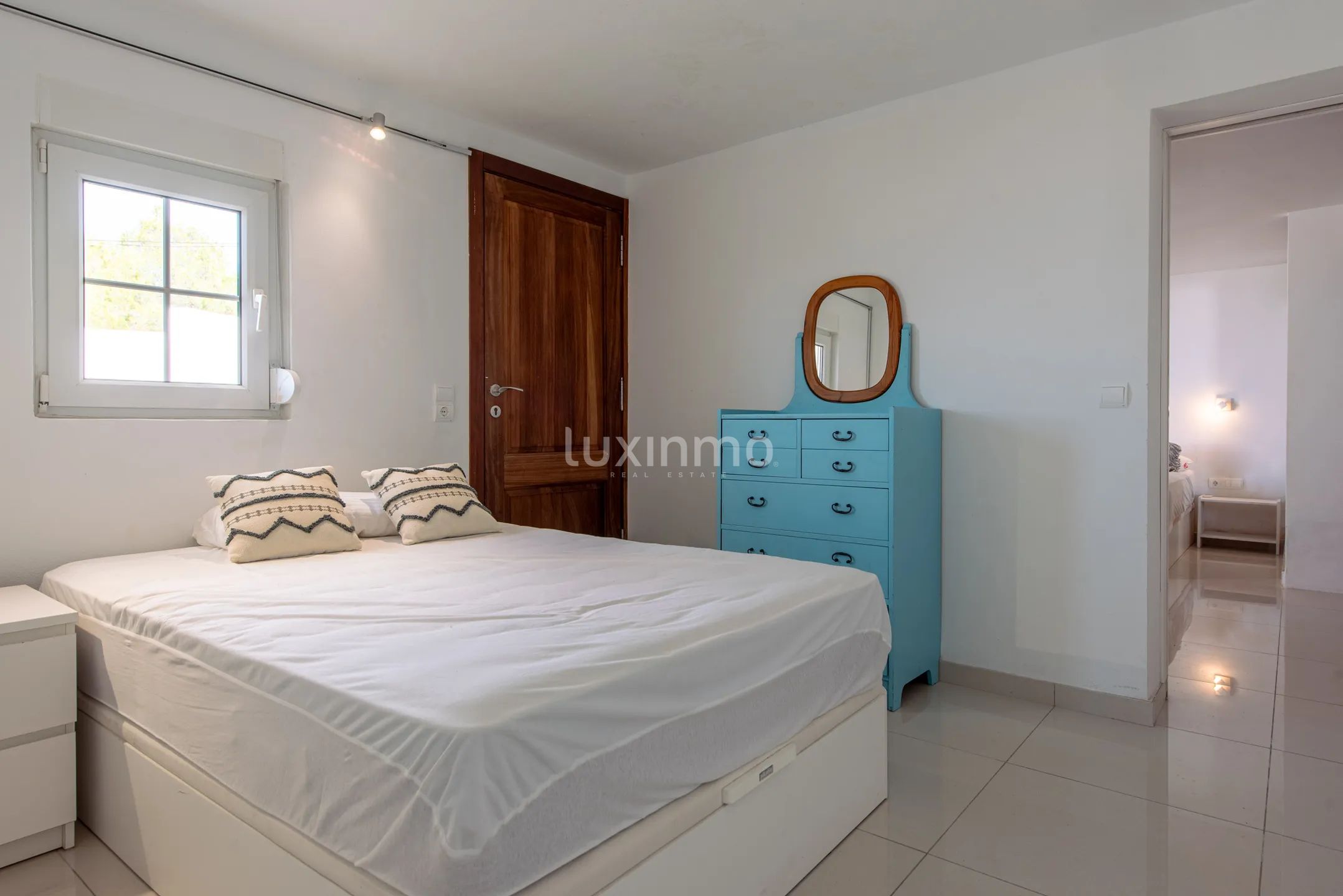 Stunning 8-bedroom mediterranean villa with sea view — photo 19