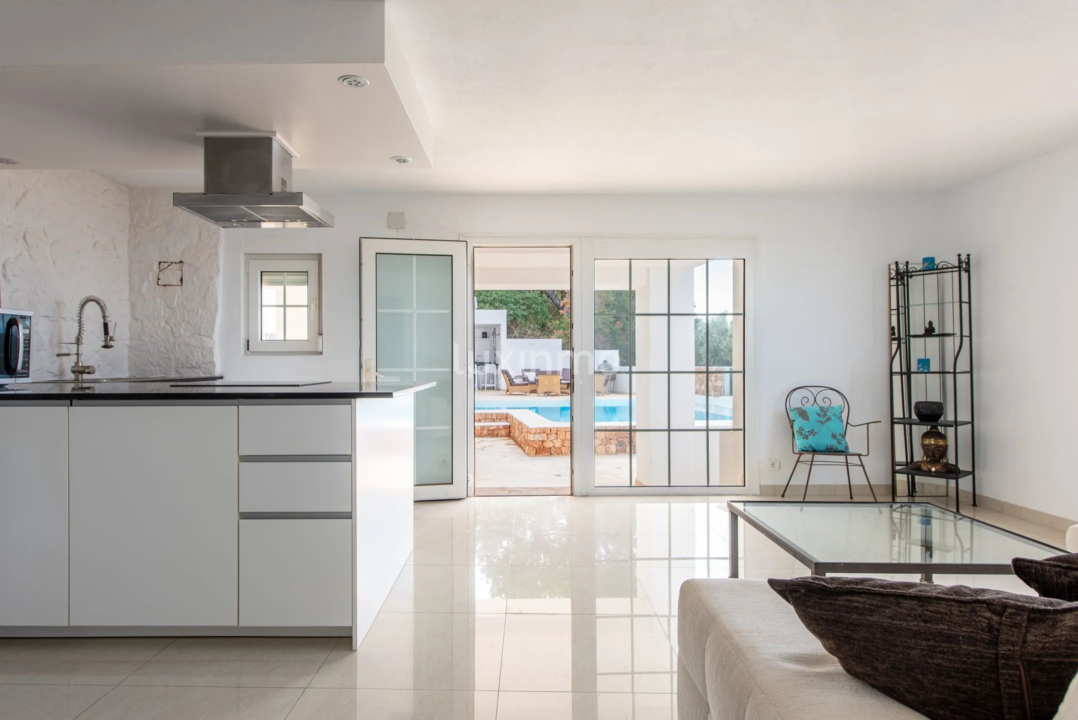 Stunning 8-bedroom mediterranean villa with sea view — photo 31