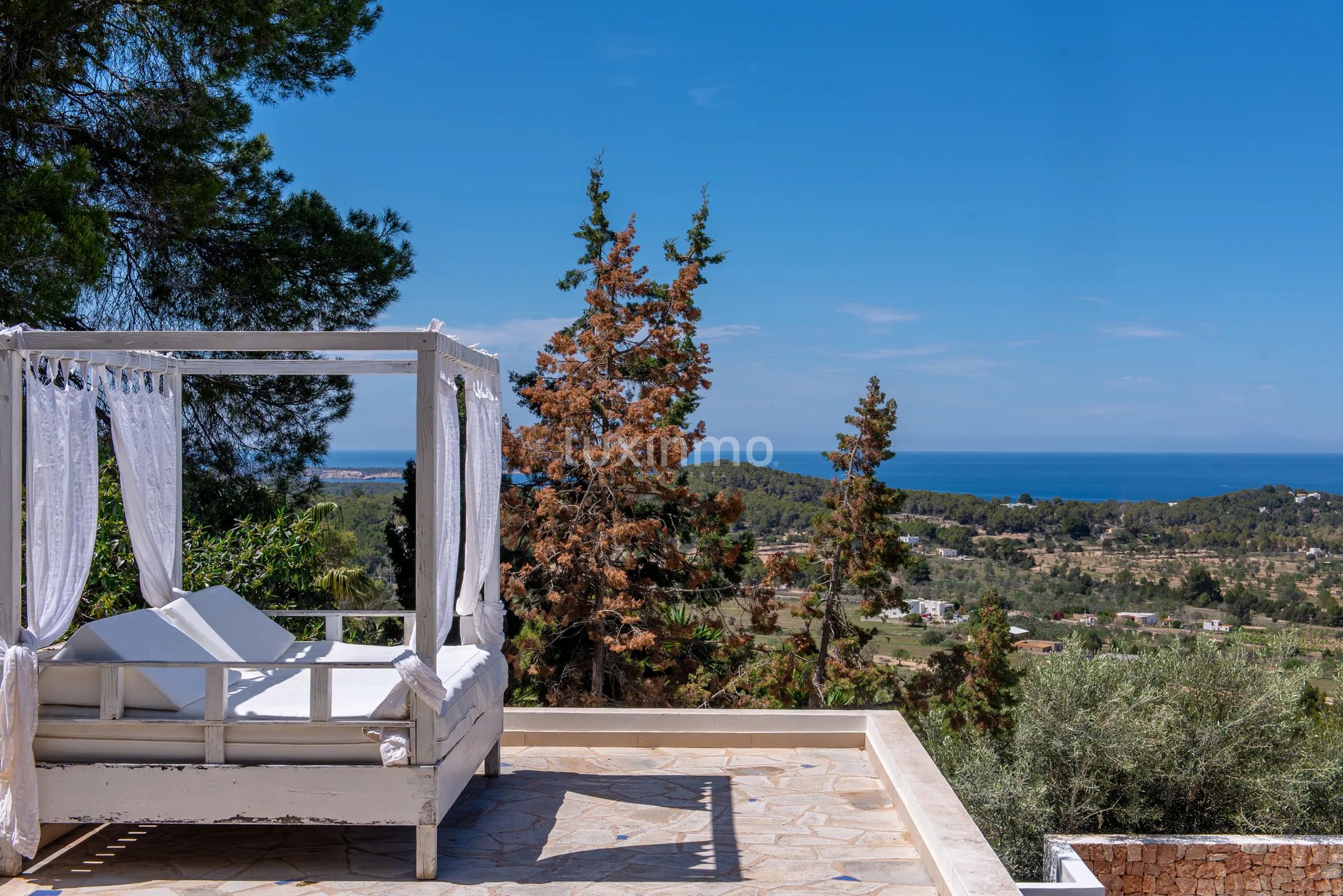 Stunning 8-bedroom mediterranean villa with sea view — photo 42
