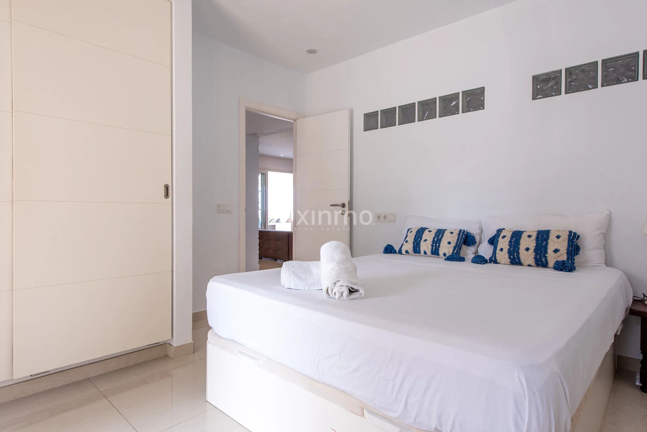 Stunning 8-bedroom mediterranean villa with sea view — photo 27