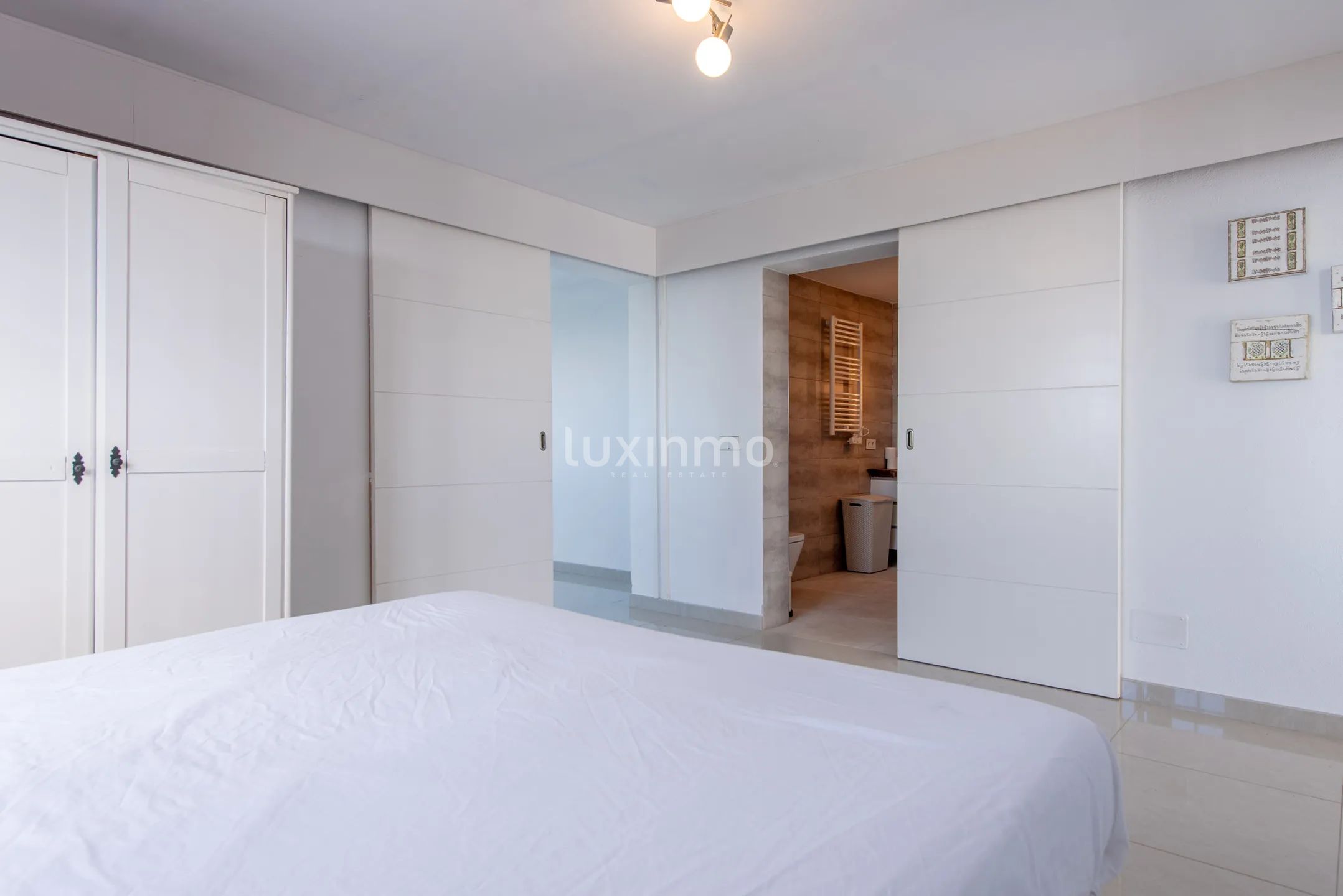 Stunning 8-bedroom mediterranean villa with sea view — photo 22