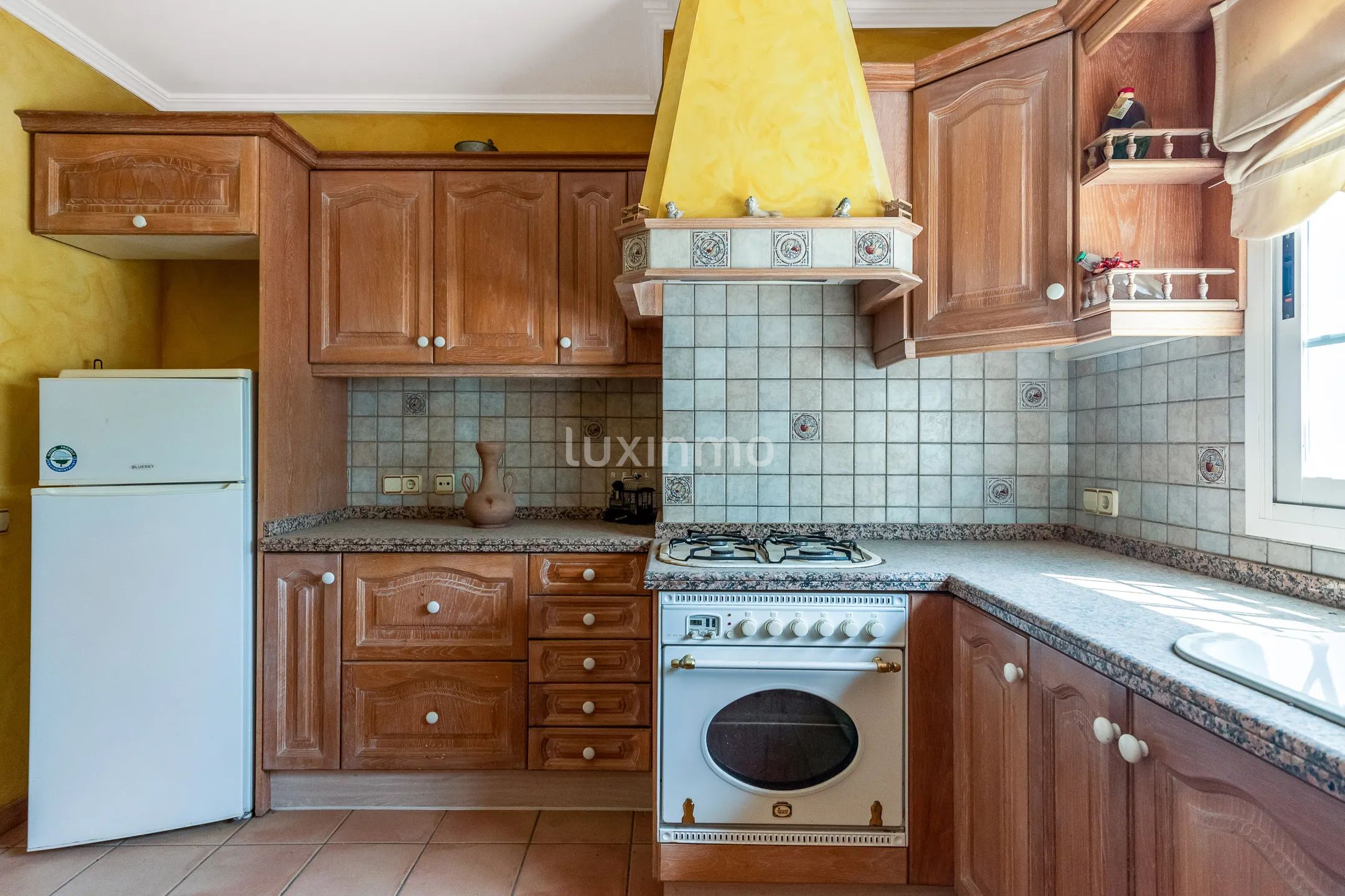 Chalet en venta en La Nucia con vistas al mar y montaña — photo 9