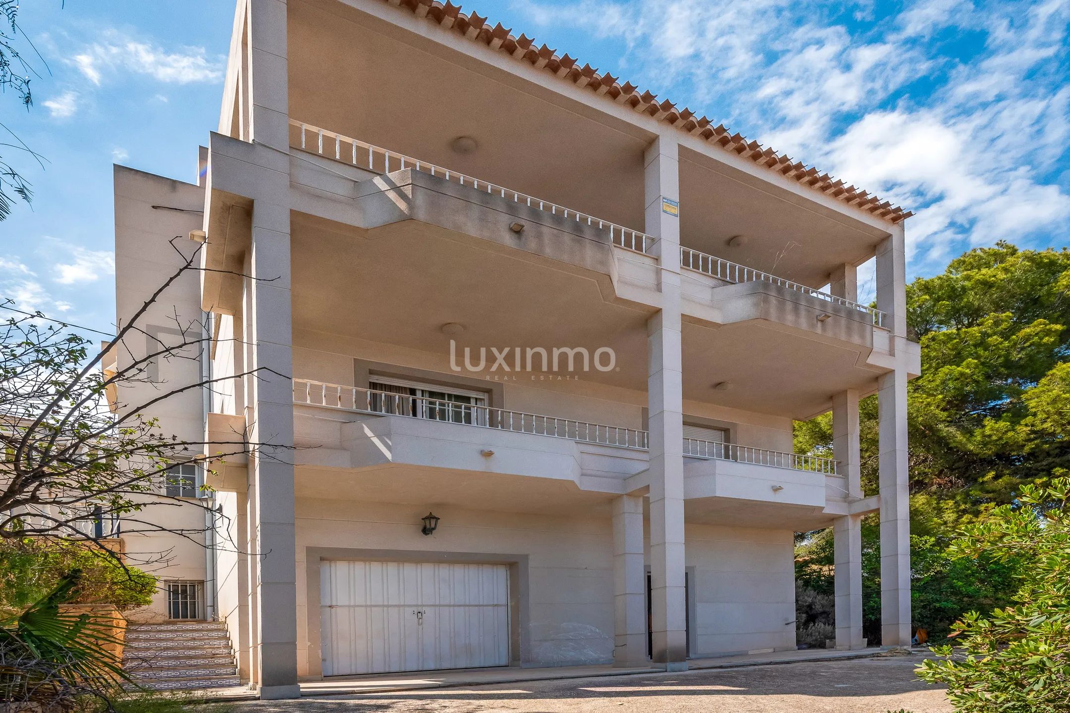 Chalet en venta en La Nucia con vistas al mar y montaña — photo 3