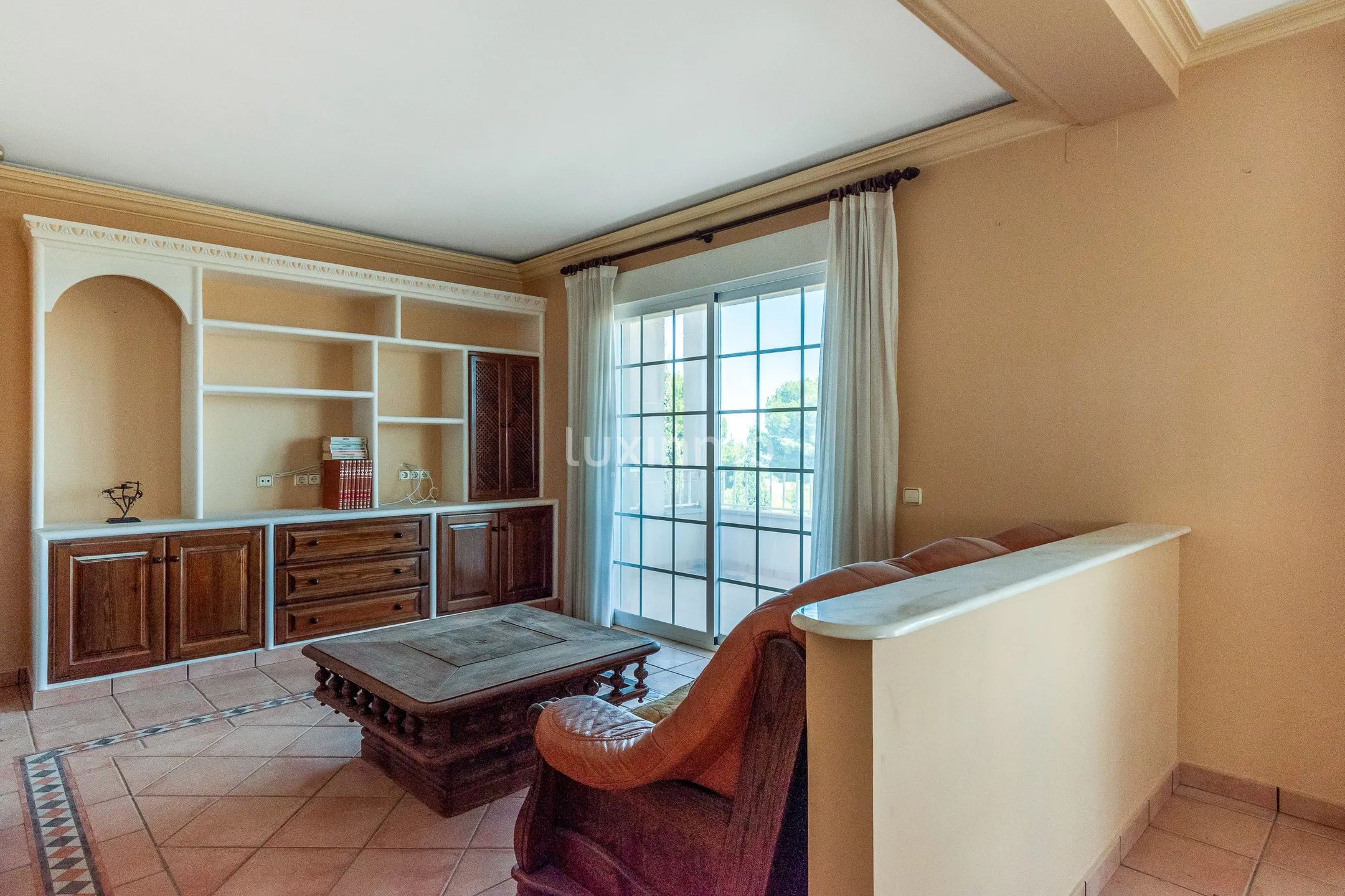 Chalet en venta en La Nucia con vistas al mar y montaña — photo 7