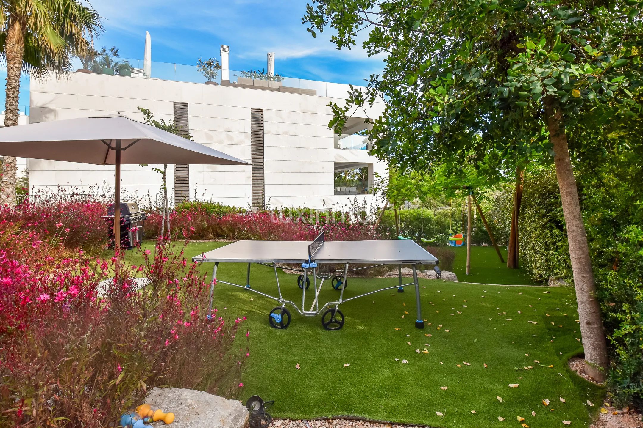 Modern ground floor luxury apartment with sea views in Talamanca — photo 9