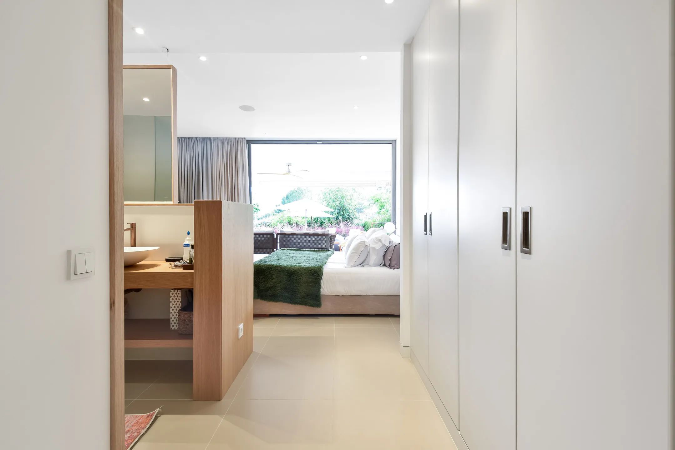 Modern ground floor luxury apartment with sea views in Talamanca — photo 15