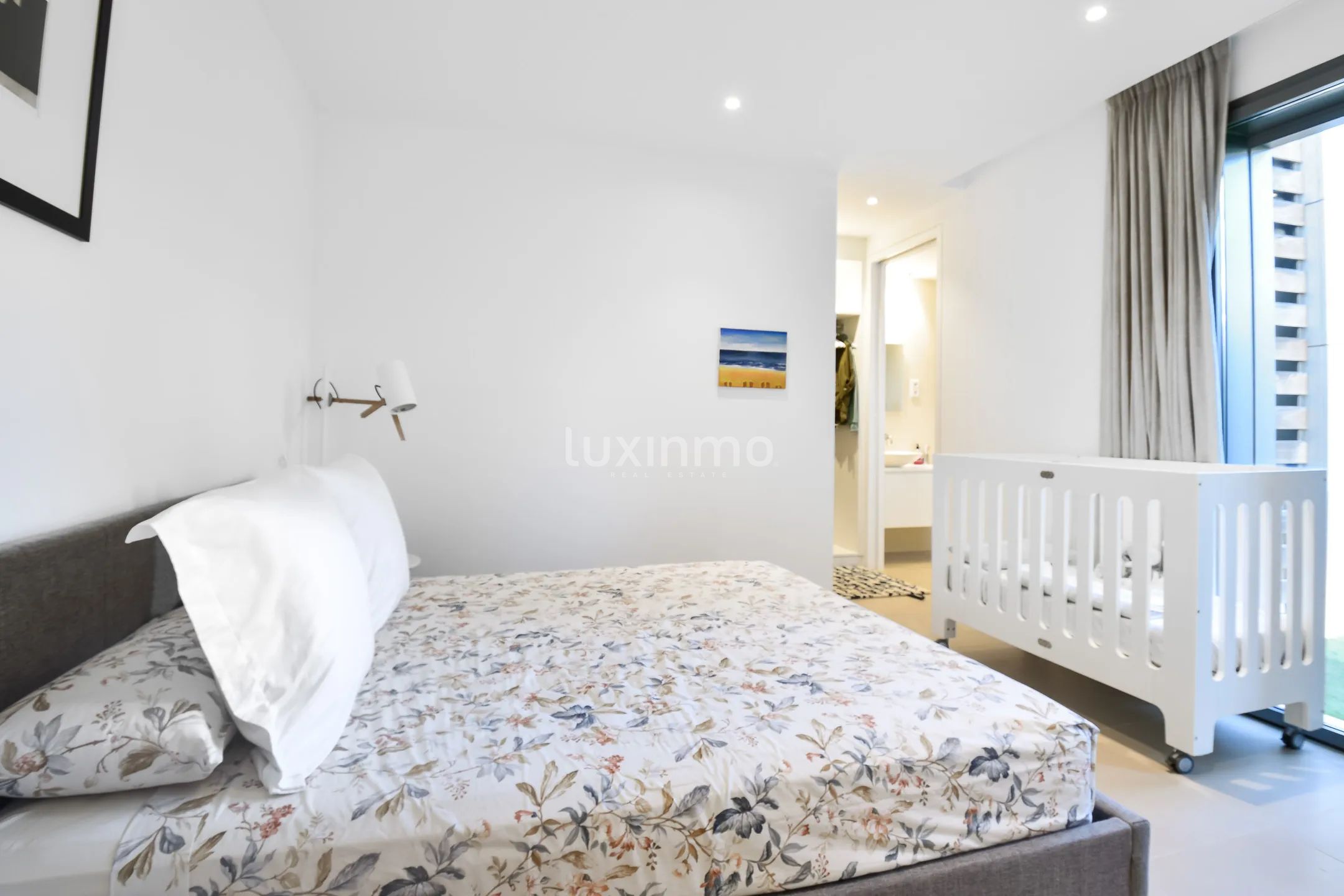 Modern ground floor luxury apartment with sea views in Talamanca — photo 19