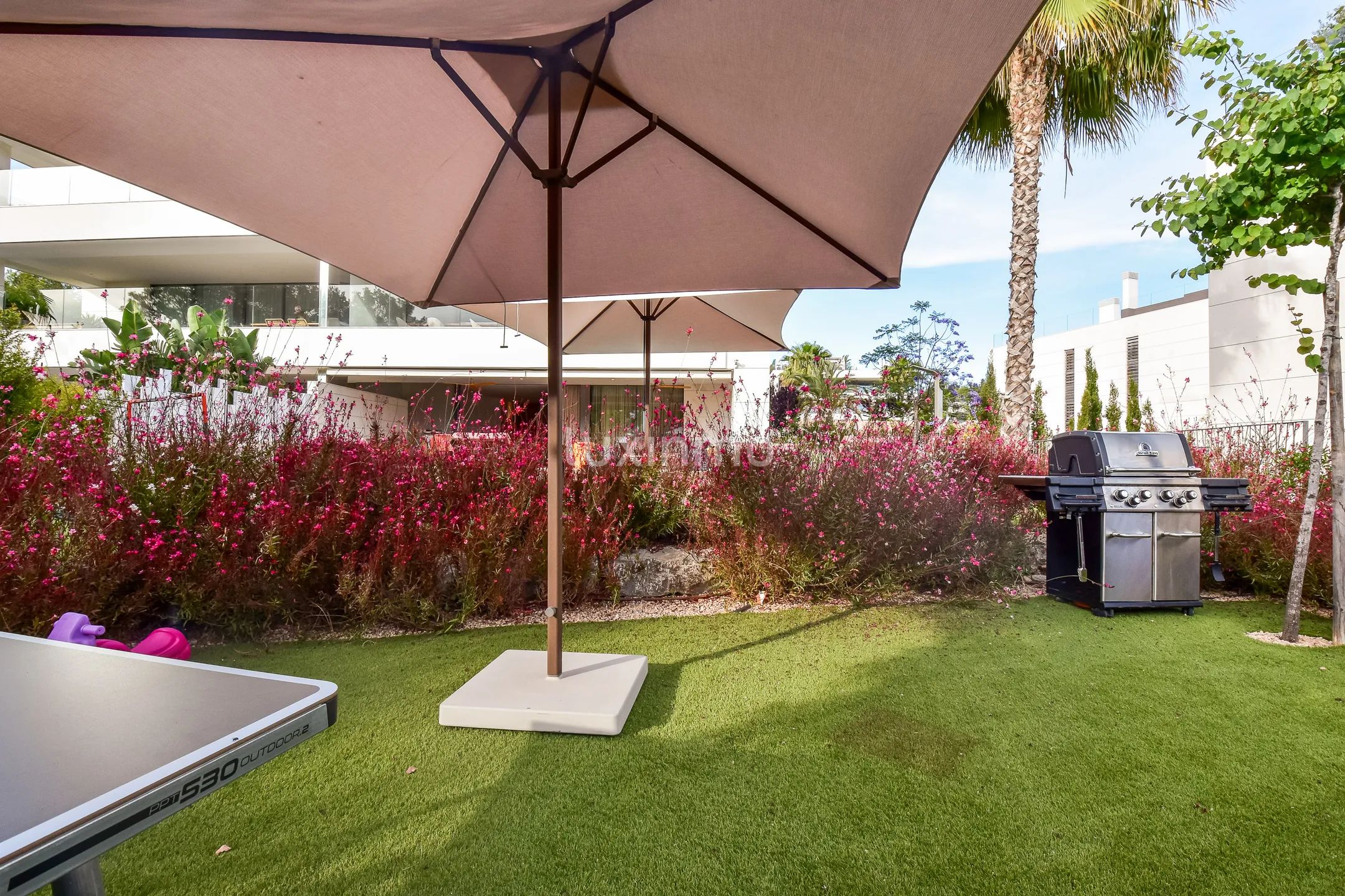 Modern ground floor luxury apartment with sea views in Talamanca — photo 10