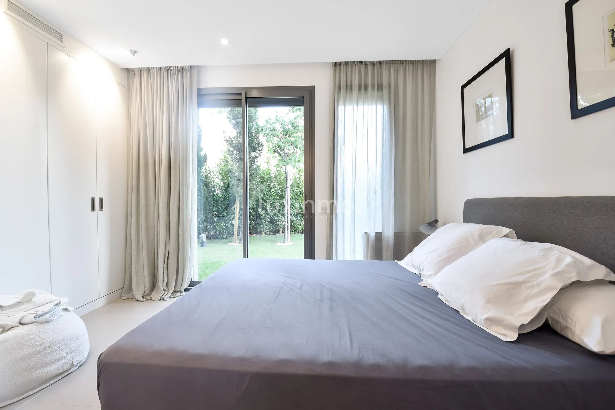 Modern ground floor luxury apartment with sea views in Talamanca — photo 22