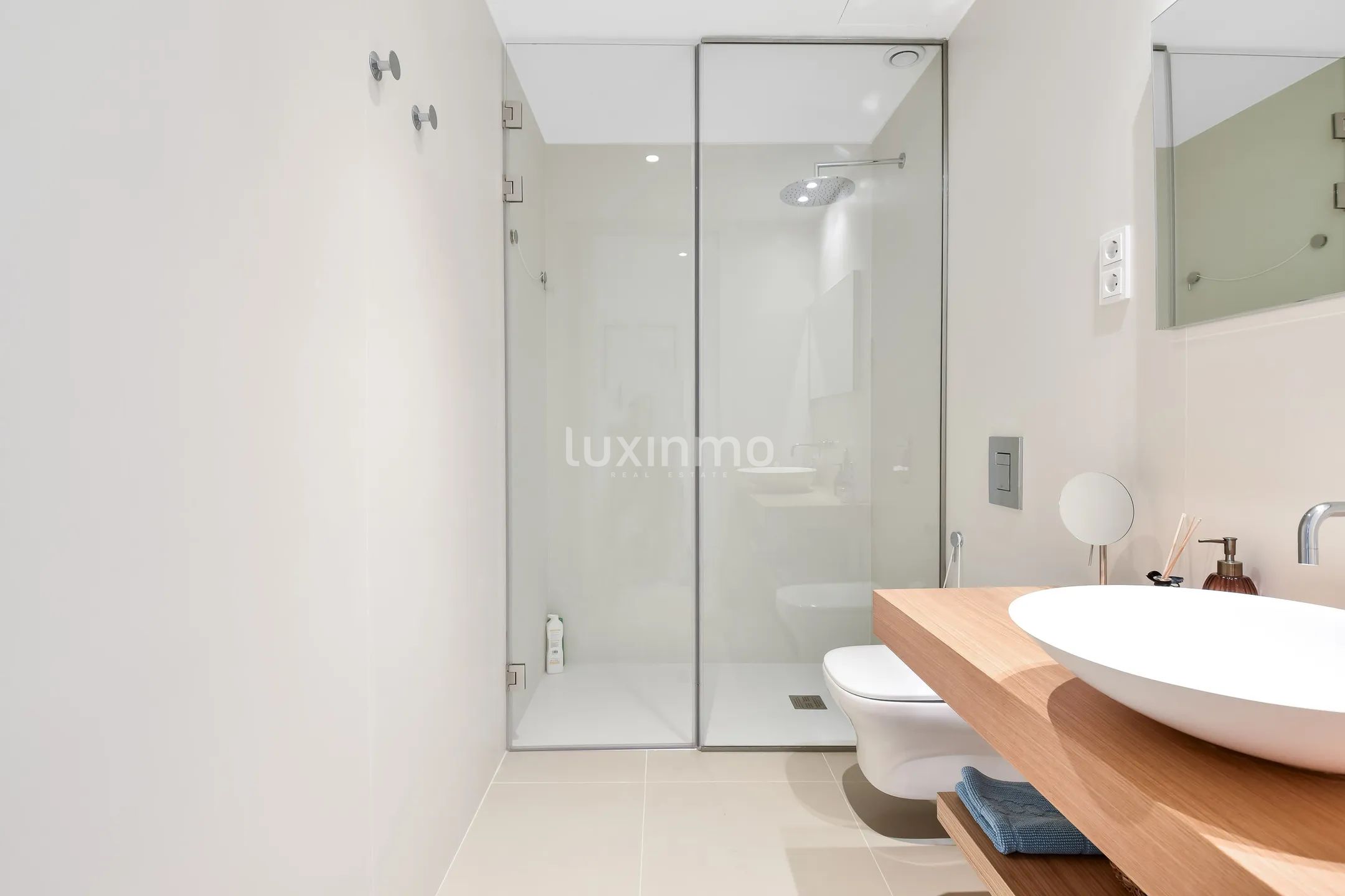 Modern ground floor luxury apartment with sea views in Talamanca — photo 25