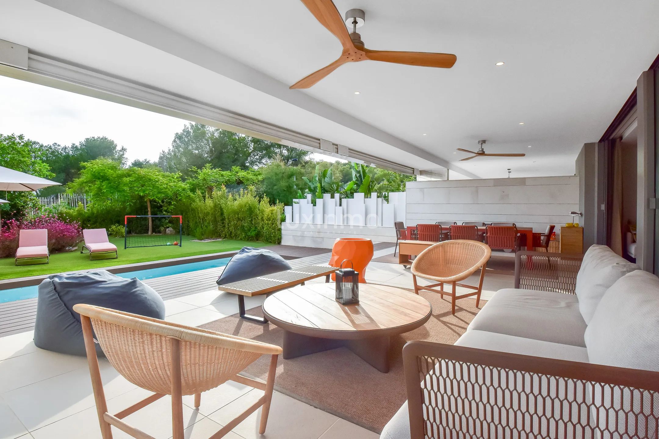 Modern ground floor luxury apartment with sea views in Talamanca — photo 4
