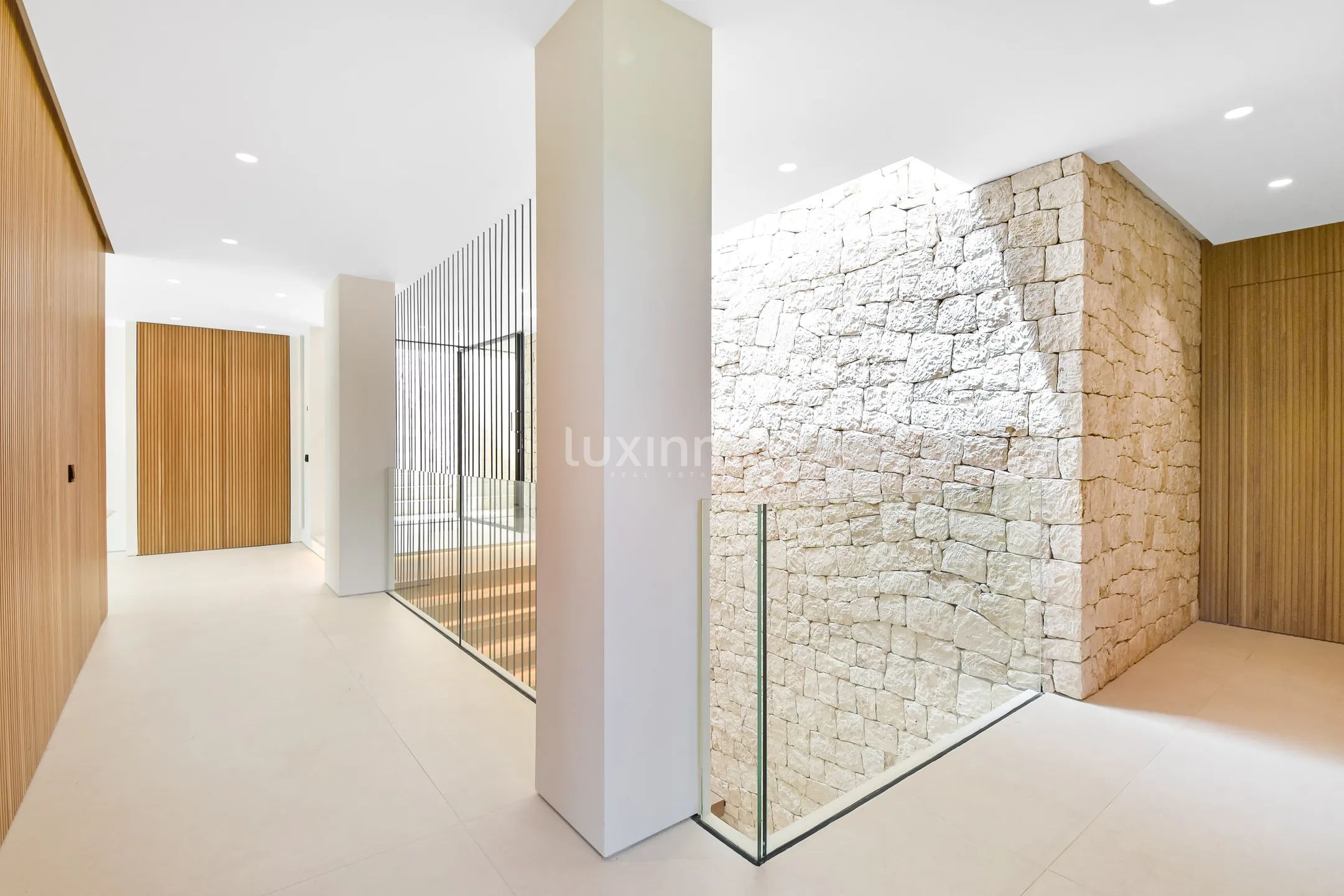 Moderne Luxusvilla mit atemberaubender Aussicht in Can Furnet — photo 26