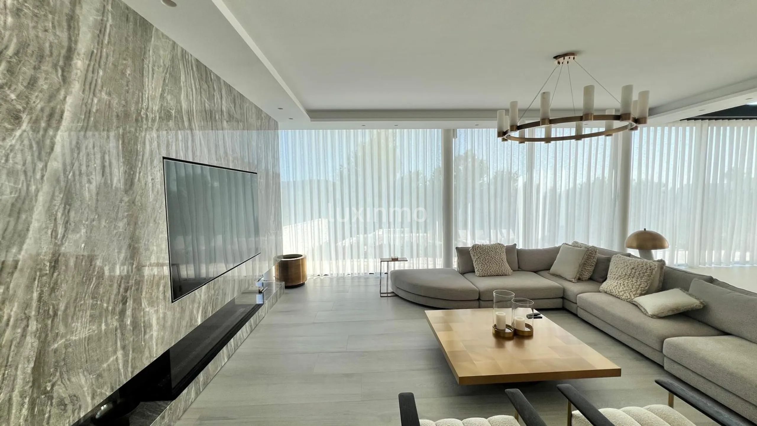 Moderne Luxusvilla mit atemberaubender Aussicht in Can Furnet — photo 56