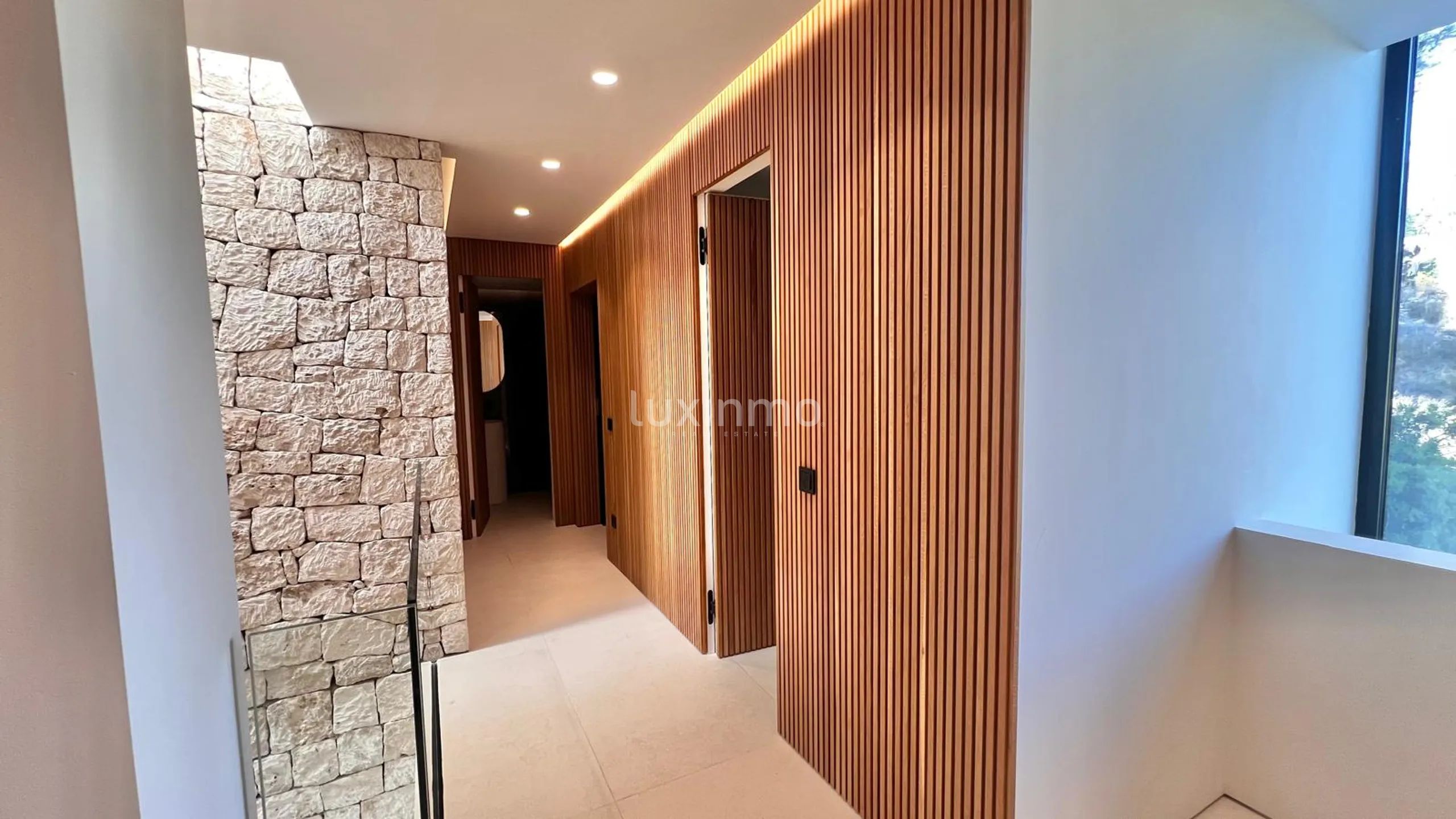 Moderne Luxusvilla mit atemberaubender Aussicht in Can Furnet — photo 72