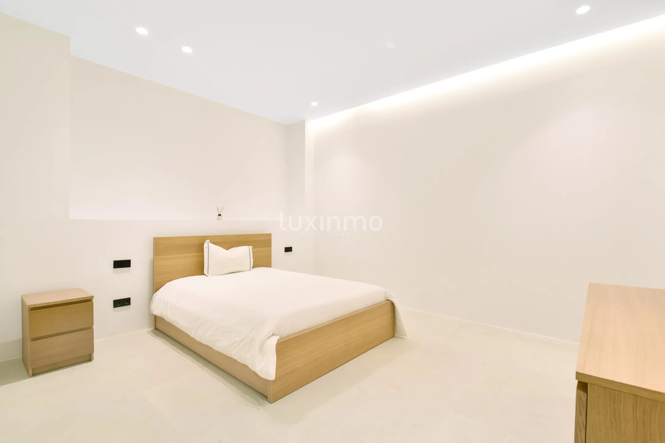 Moderne Luxusvilla mit atemberaubender Aussicht in Can Furnet — photo 46