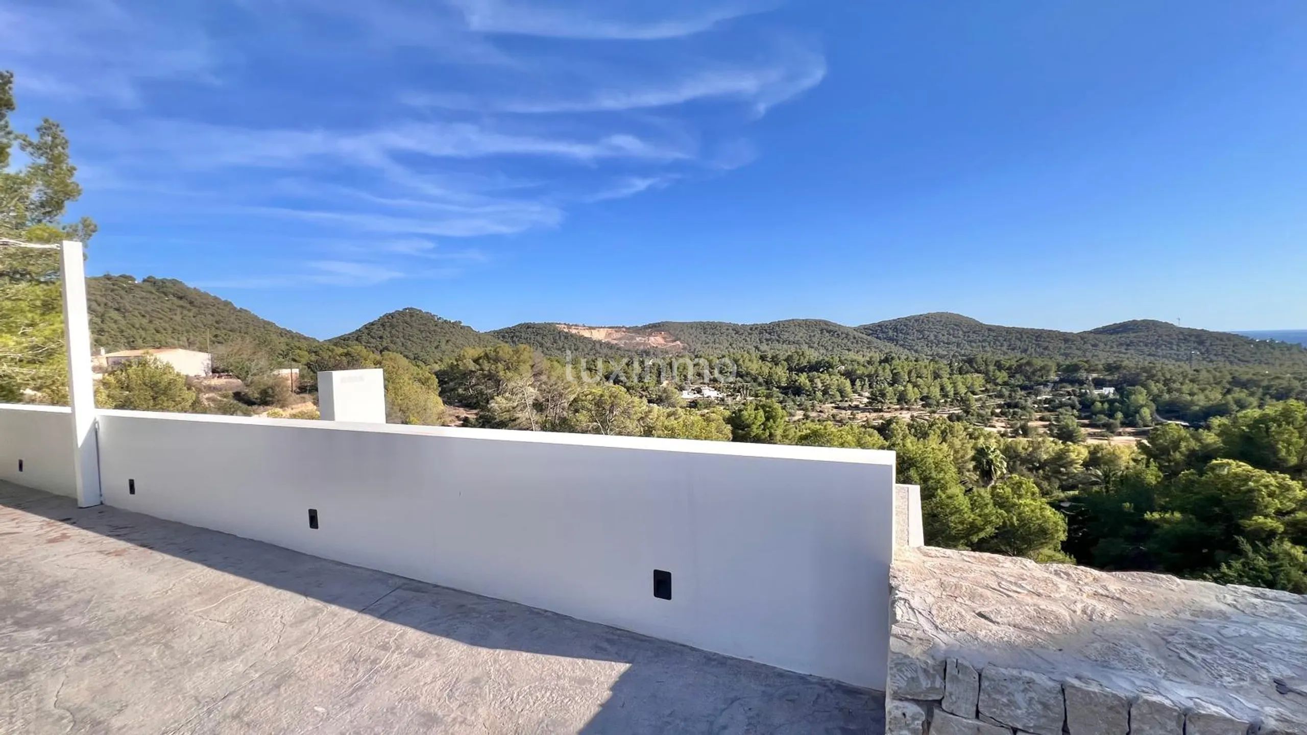 Moderne Luxusvilla mit atemberaubender Aussicht in Can Furnet — photo 71