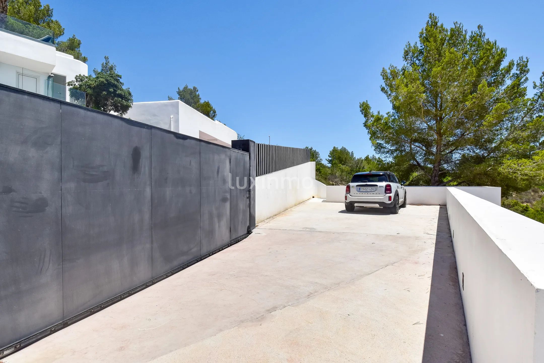 Moderne Luxusvilla mit atemberaubender Aussicht in Can Furnet — photo 52