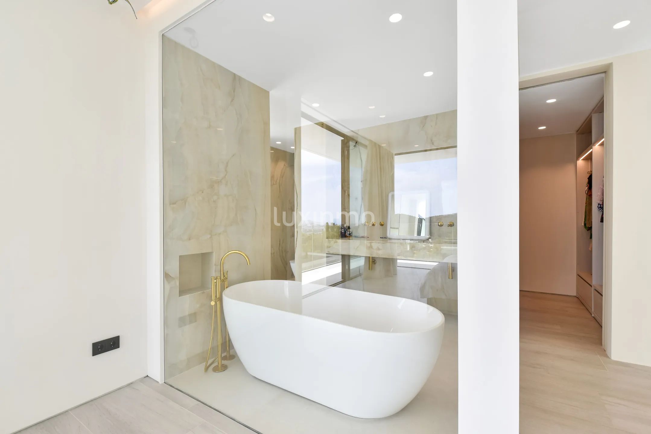 Moderne Luxusvilla mit atemberaubender Aussicht in Can Furnet — photo 30