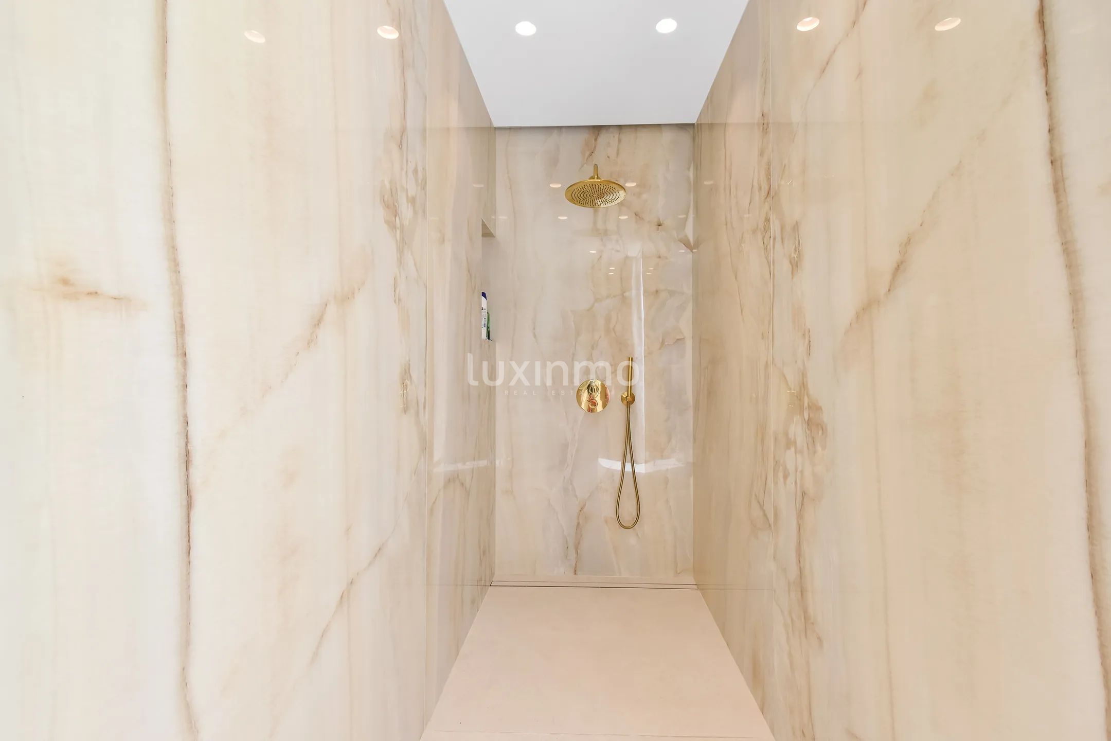 Moderne Luxusvilla mit atemberaubender Aussicht in Can Furnet — photo 32