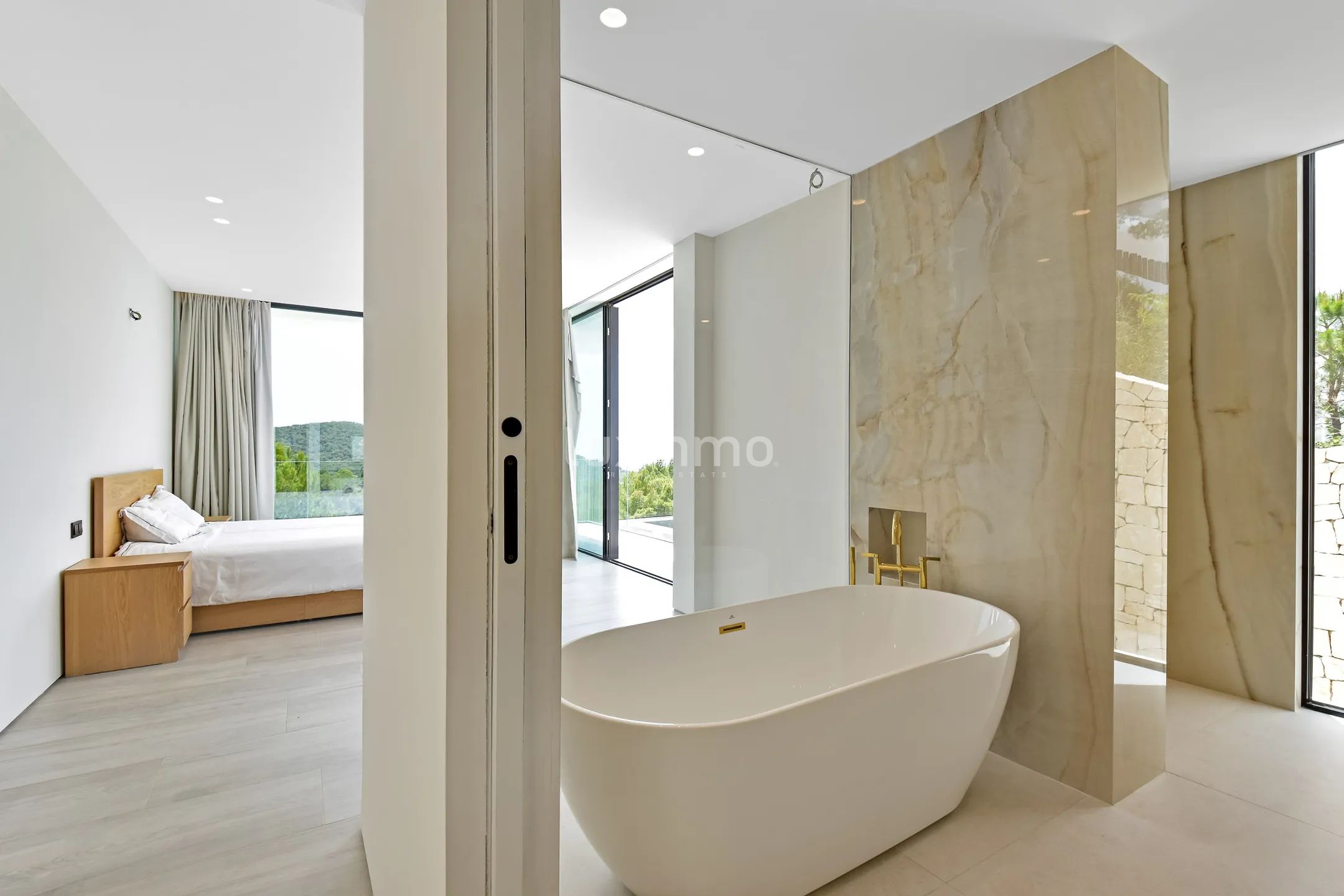 Moderne Luxusvilla mit atemberaubender Aussicht in Can Furnet — photo 27