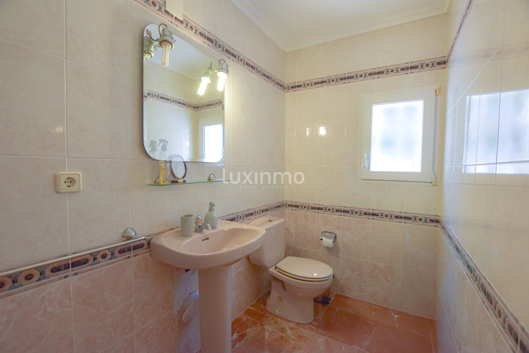 House with stunning sea views for sale in Calpe — photo 32